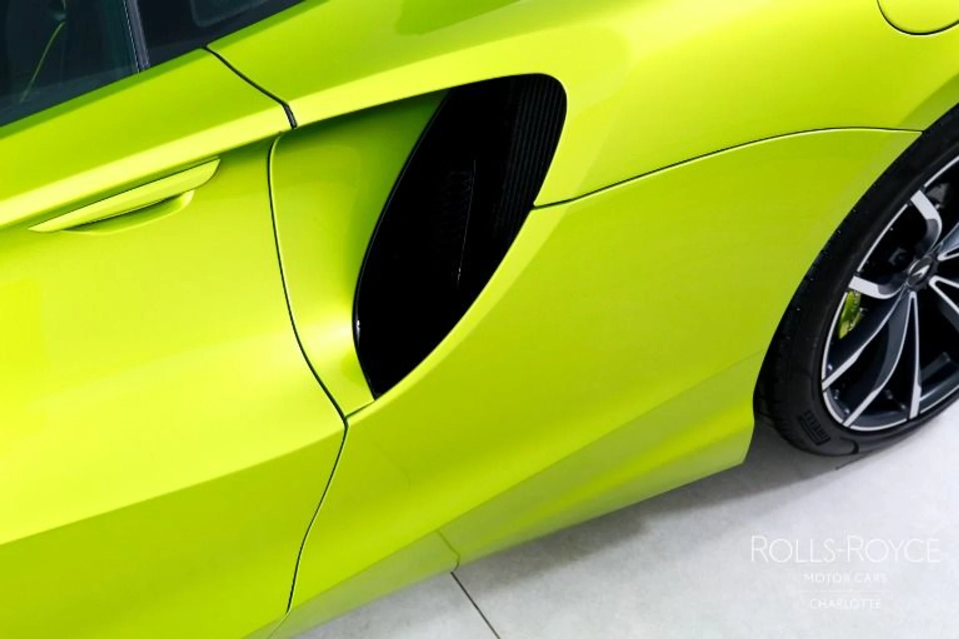 mph026_469513863_Used_2023_Mc_Laren_Artura_fda085e1f3