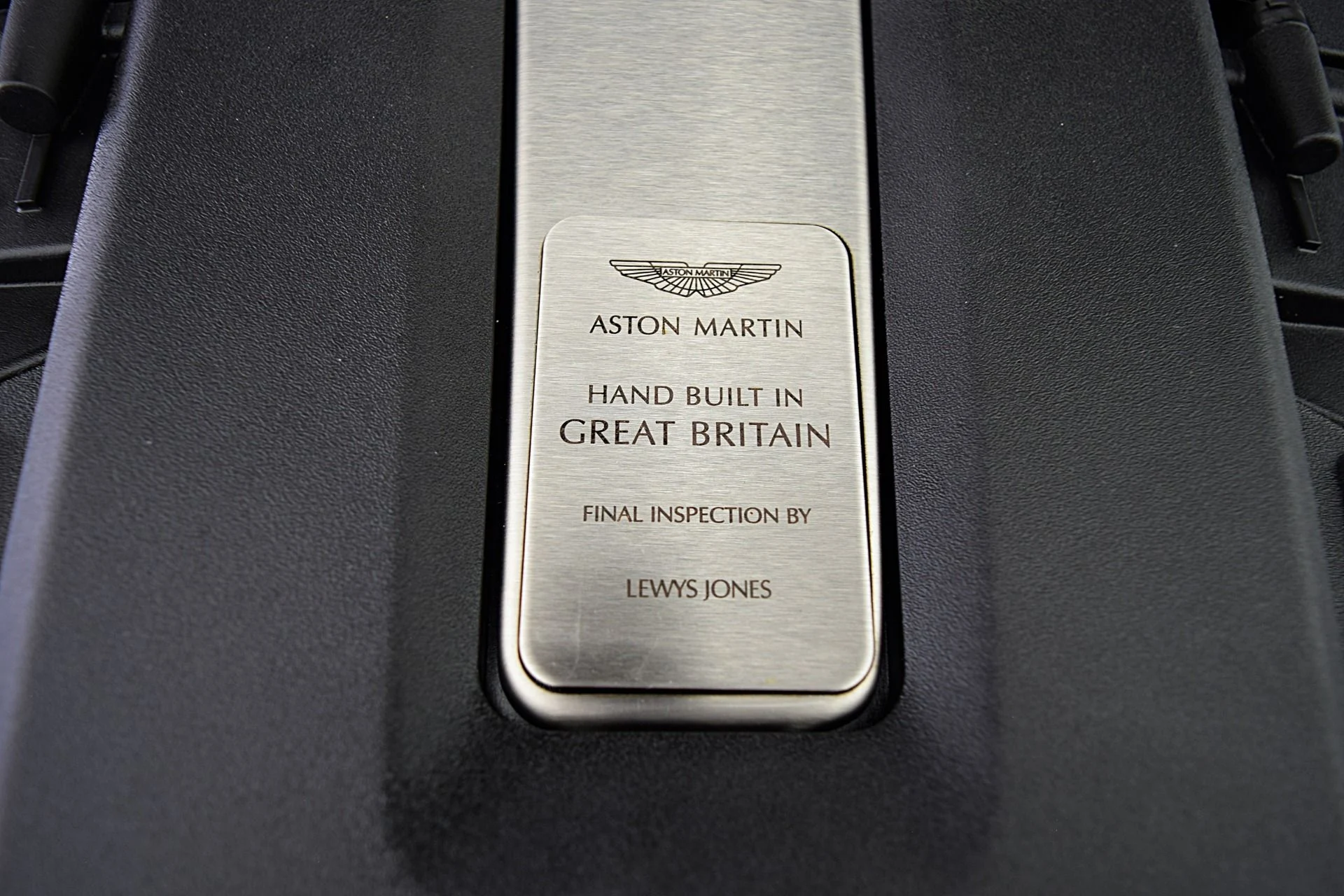 mph026_471987877_Used_2022_Aston_Martin_DBX_586456a28c