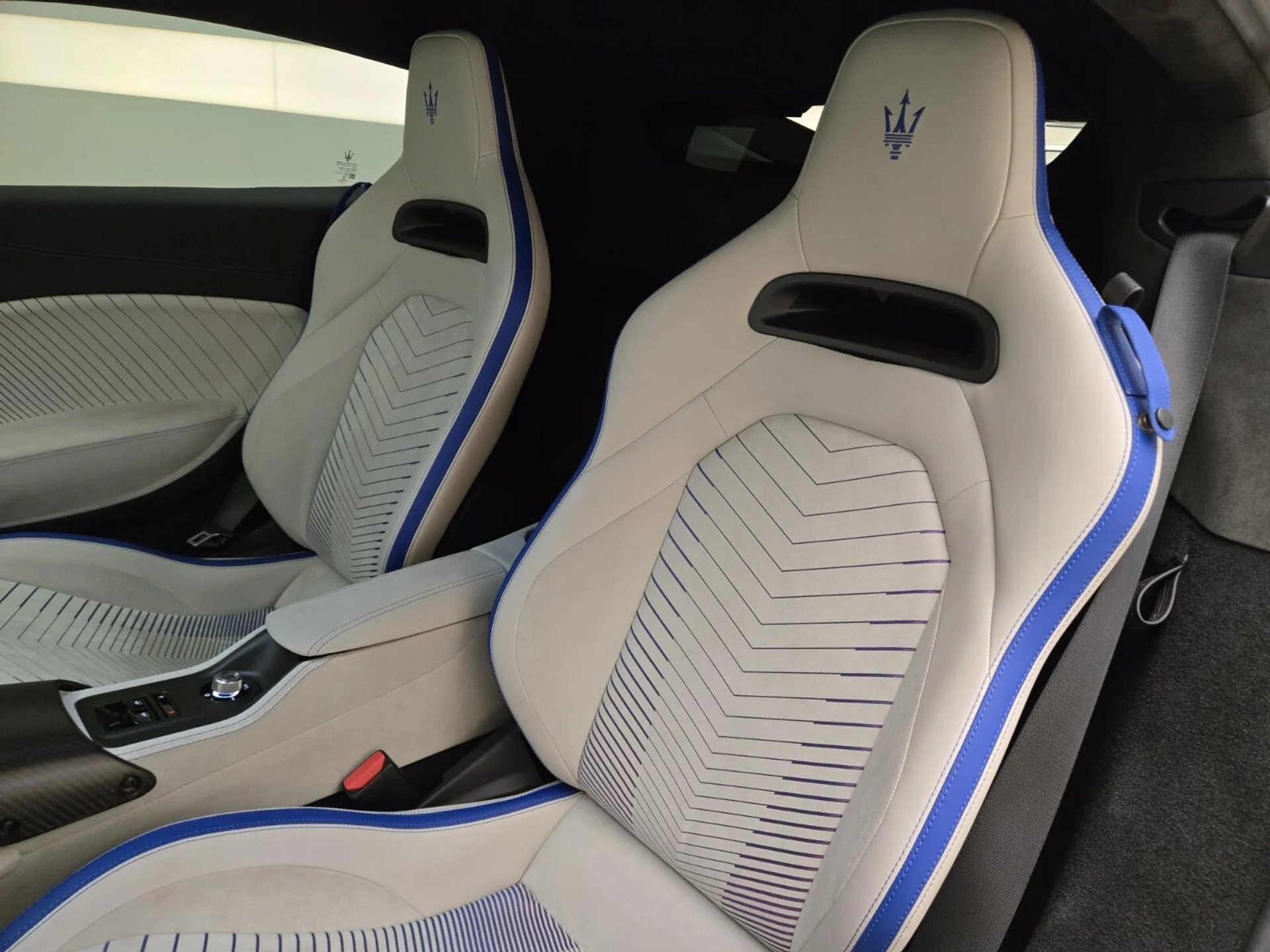 mph026_482642399_Used_2023_Maserati_MC_20_1762849627_76b7226220