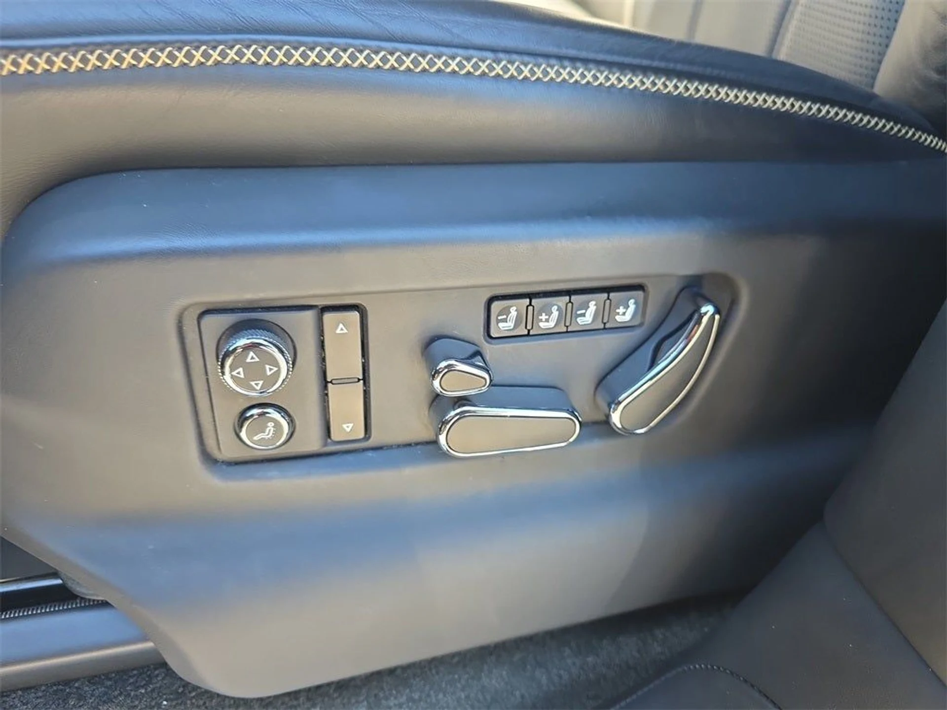 mph026_488221382_27_5d77501eba