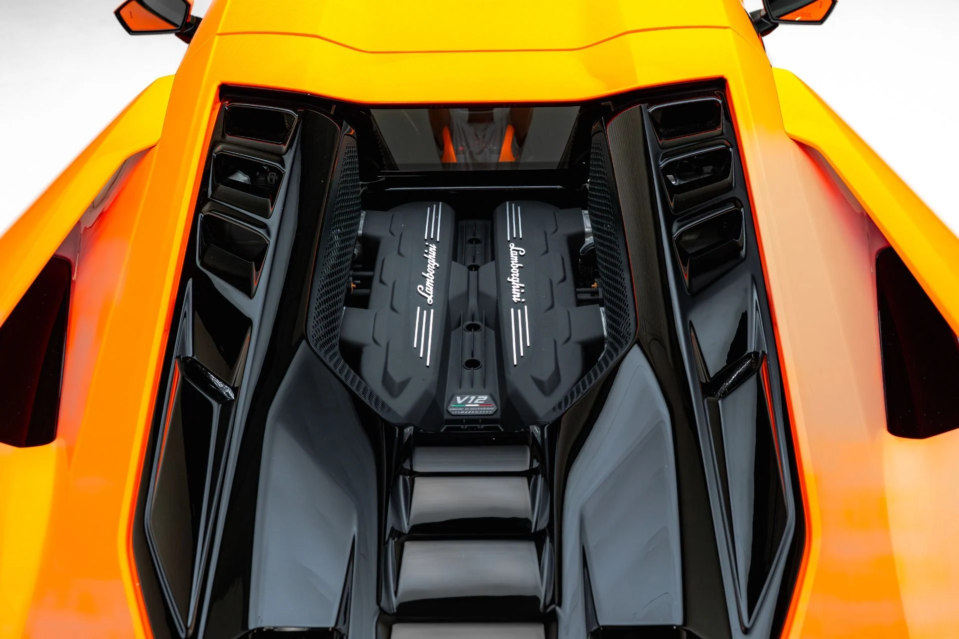 mph026_48982756_Used_2024_Lamborghini_Revuelto_1781129539_ce3a84805e