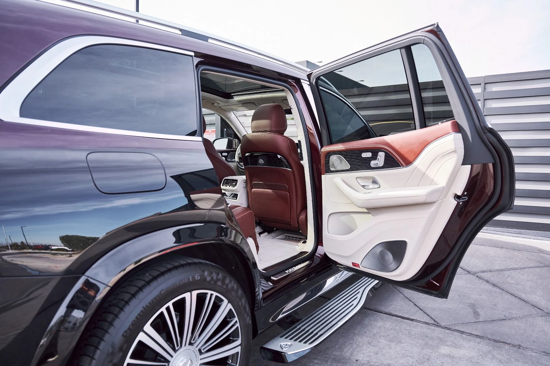 mph026_507922676_Used_2022_Mercedes_Benz_GLS_Maybach_GLS_600_1769655596_5bc3f7ffe8