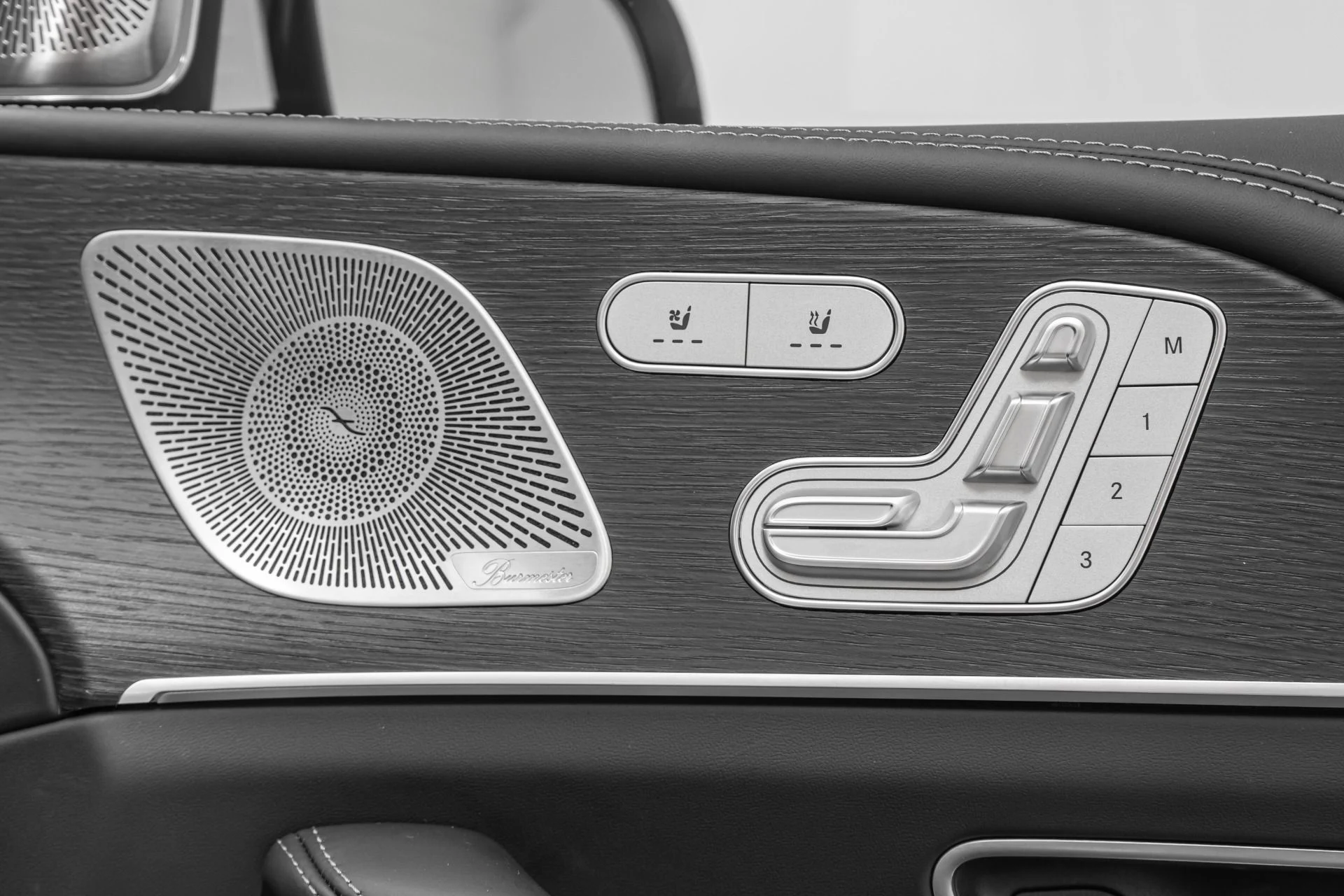 mph026_509375418_Used_2024_Mercedes_Benz_Maybach_GLS_600_4_MATIC_4_Seat_Configuration_Rear_Seat_Entertainment_1776281488_8aead8c944