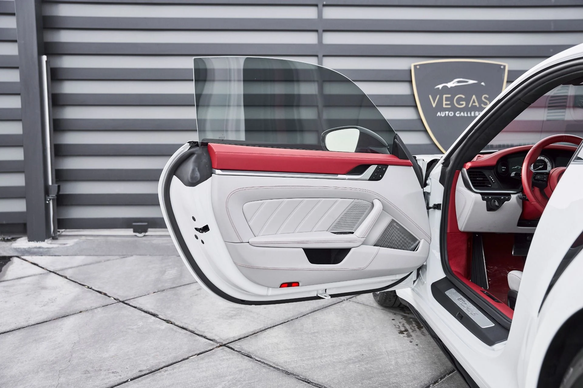 mph026_522234215_Used_2024_Porsche_911_Turbo_S_1767751449_9a53db6e4b