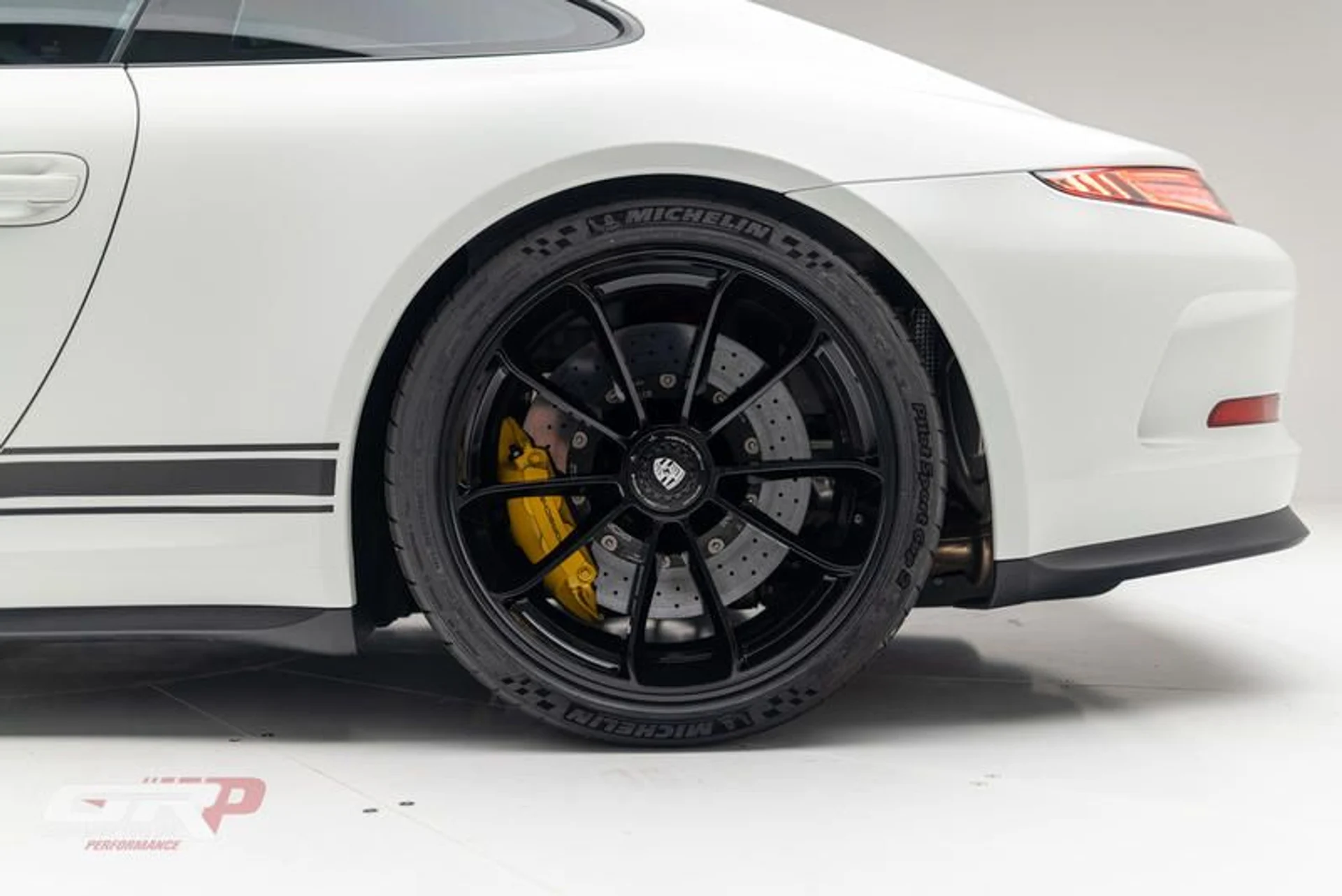 mph026_525772849_BE_88_D5_F1_35_C8_4694_A7_FE_5_B09_B094_E671_2479c47220