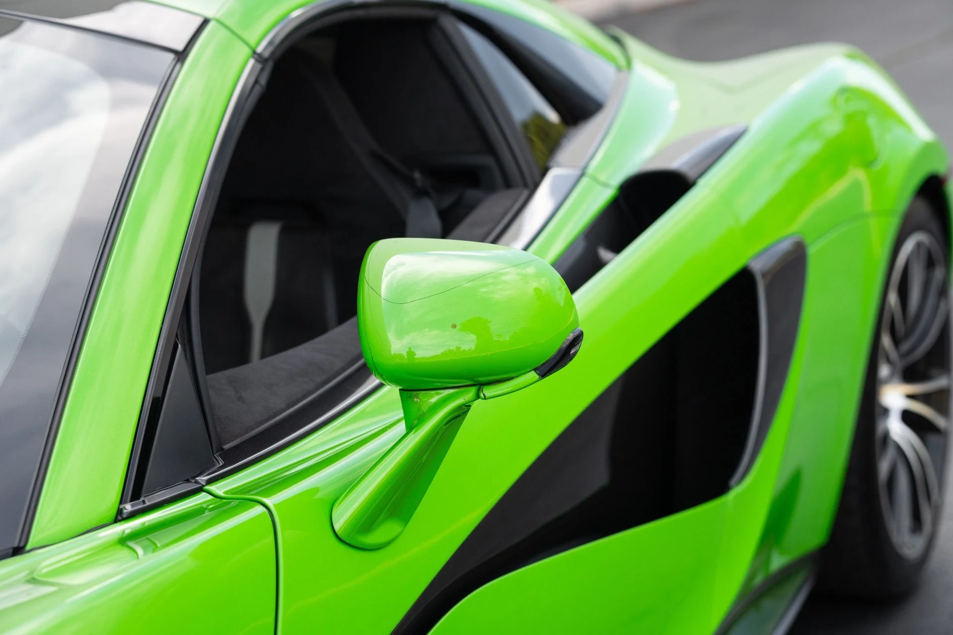 mph026_545245997_Used_2018_Mc_Laren_570_S_Spider_1773949539_3cab20e462