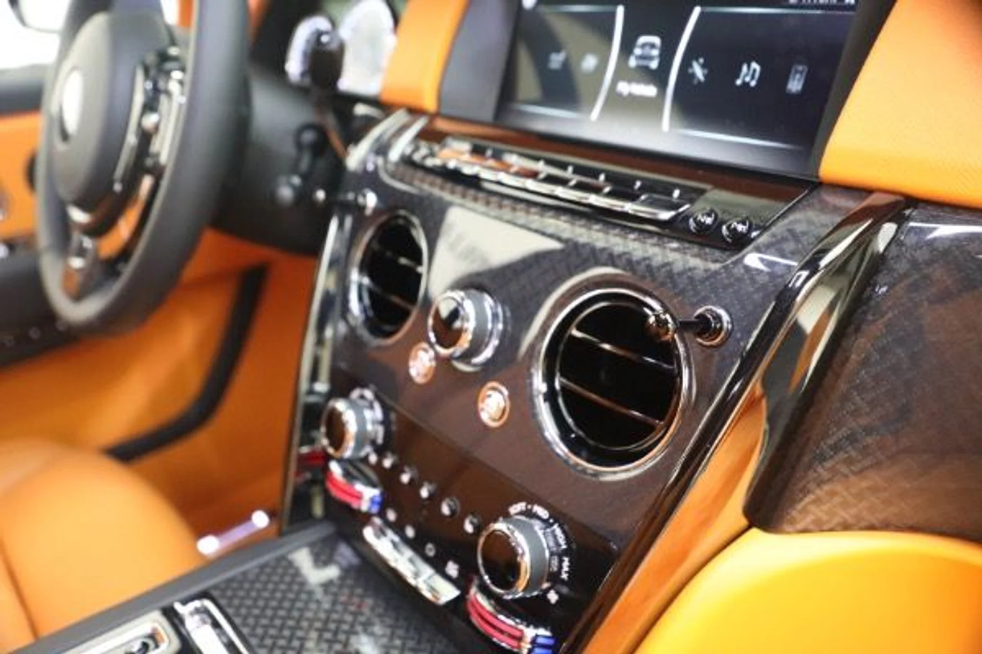 mph026_551957165_Used_2024_Rolls_Royce_Black_Badge_Cullinan_b4527b25c2