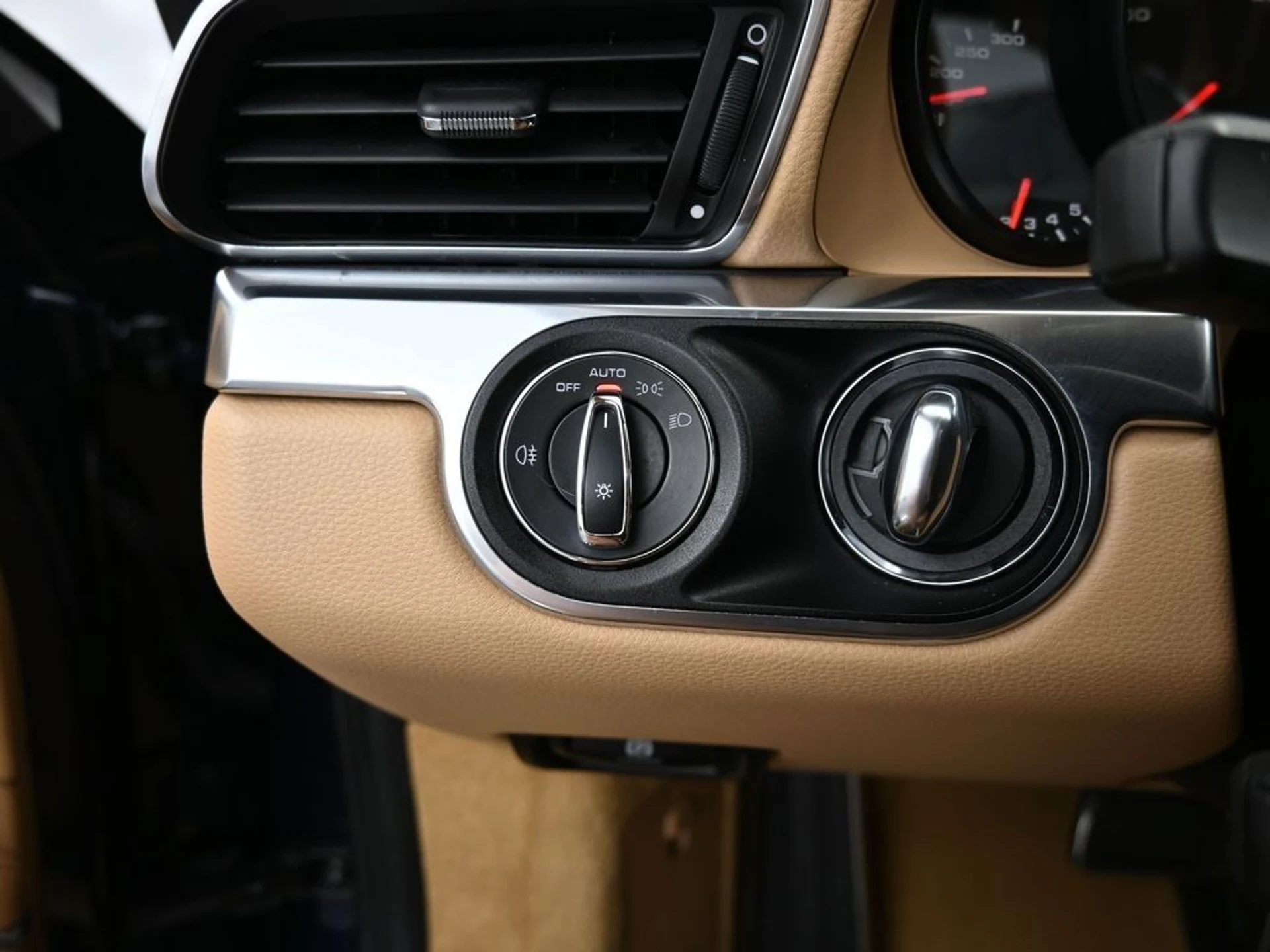 mph026_552249474_8d7535f79f7bc13d7b3cab074769977d_b2d633a173