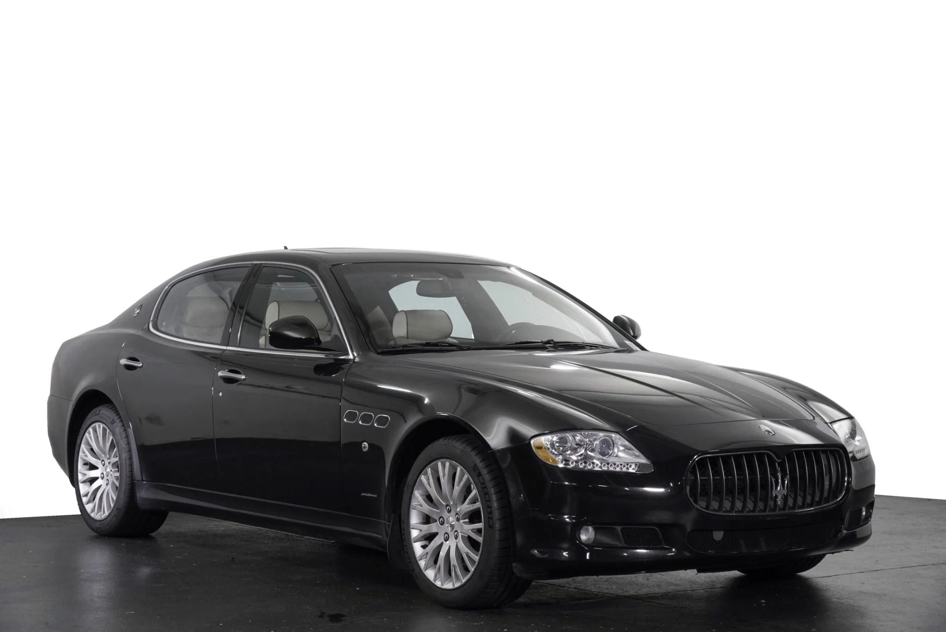 mph026_566292885_Used_2009_Maserati_Quattroporte_Base_1787291623_1f349a1402