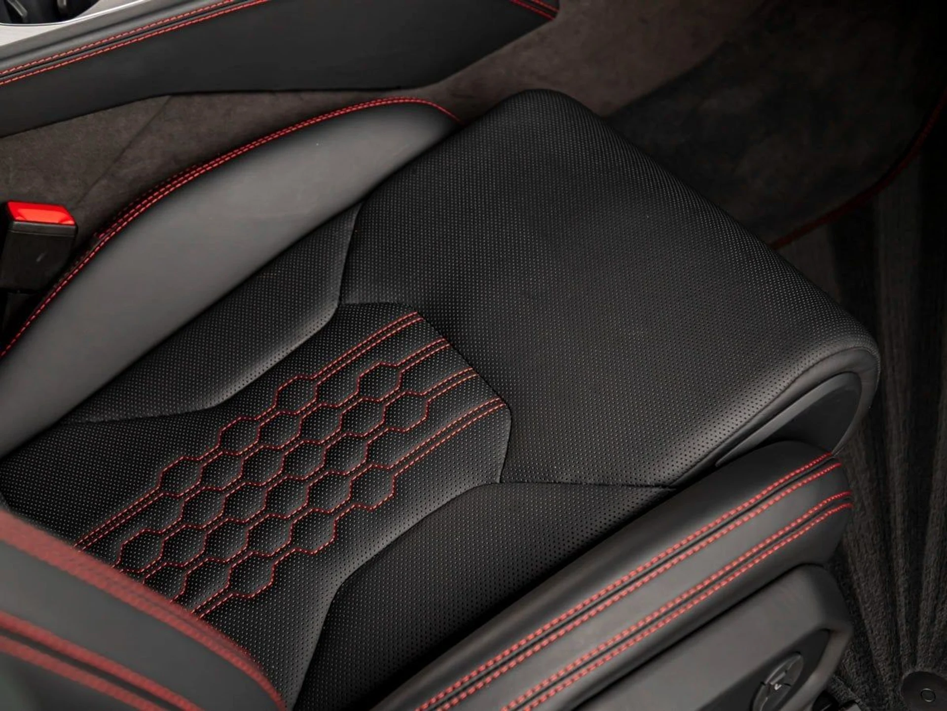 mph026_57073245_27_b283660243