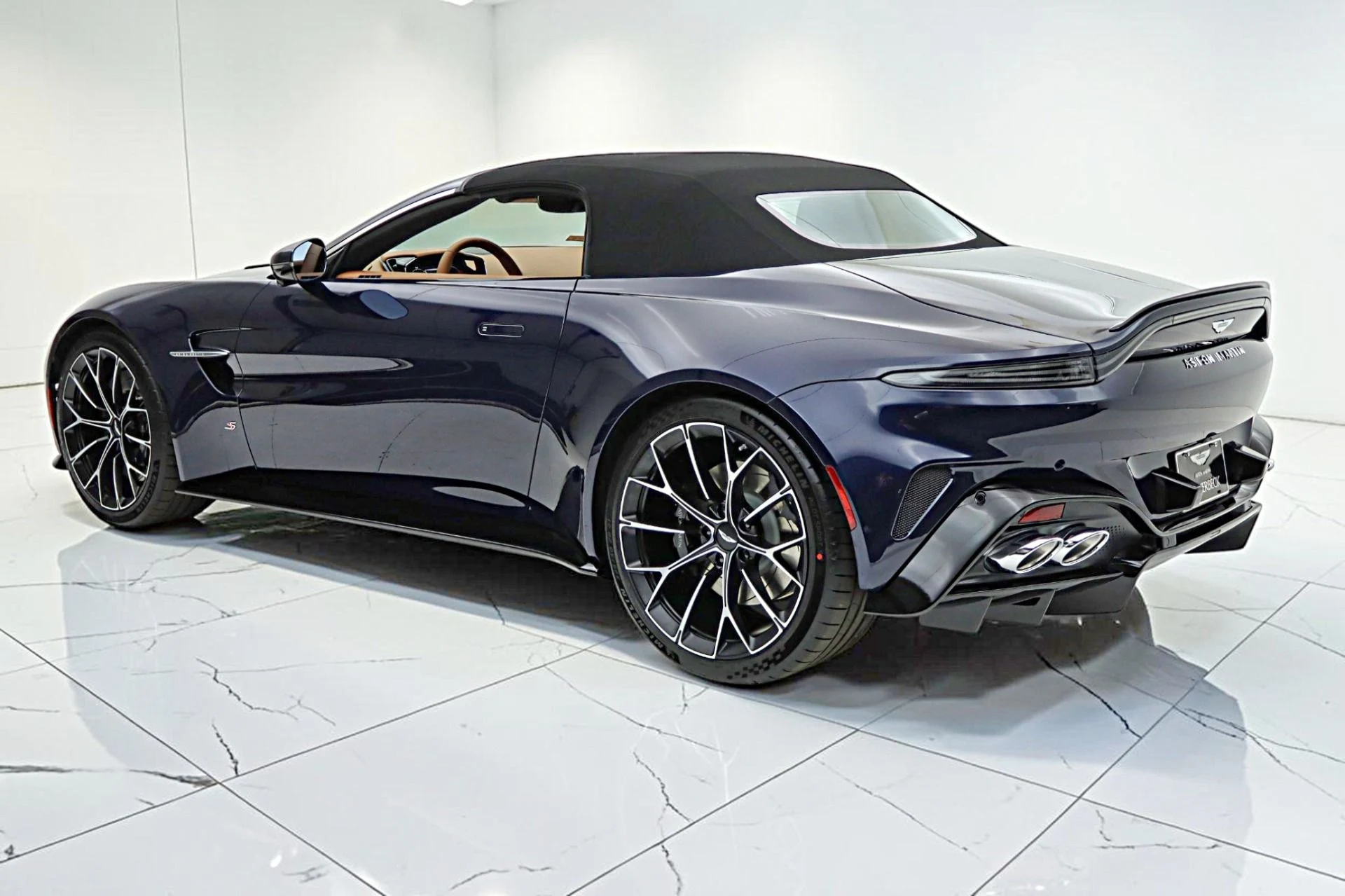 mph026_571746274_New_2026_Aston_Martin_Vantage_S_Roadster_6d4860237d