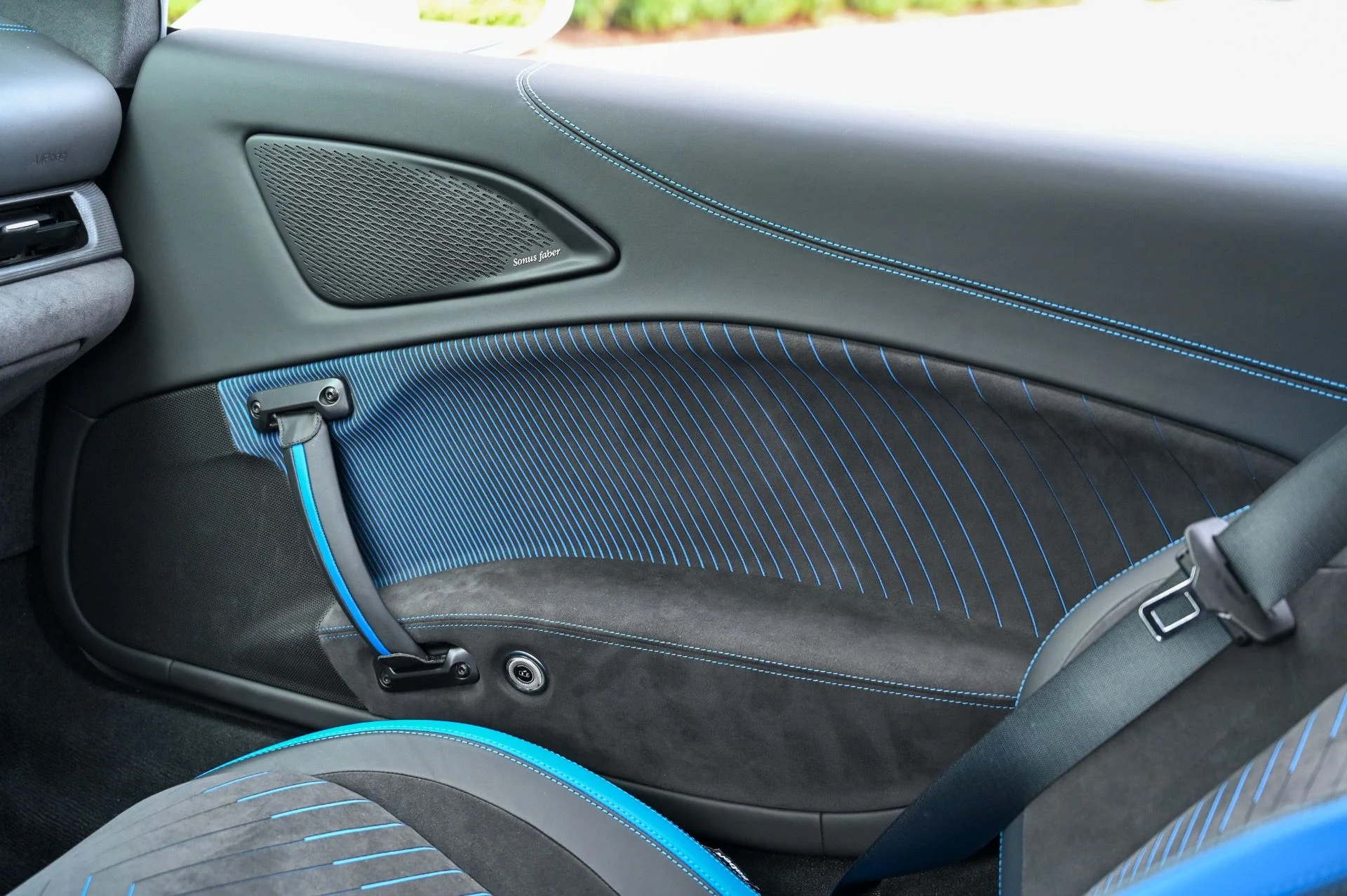 mph026_57854667_Used_2022_Maserati_MC_20_1715696685_669242ac48