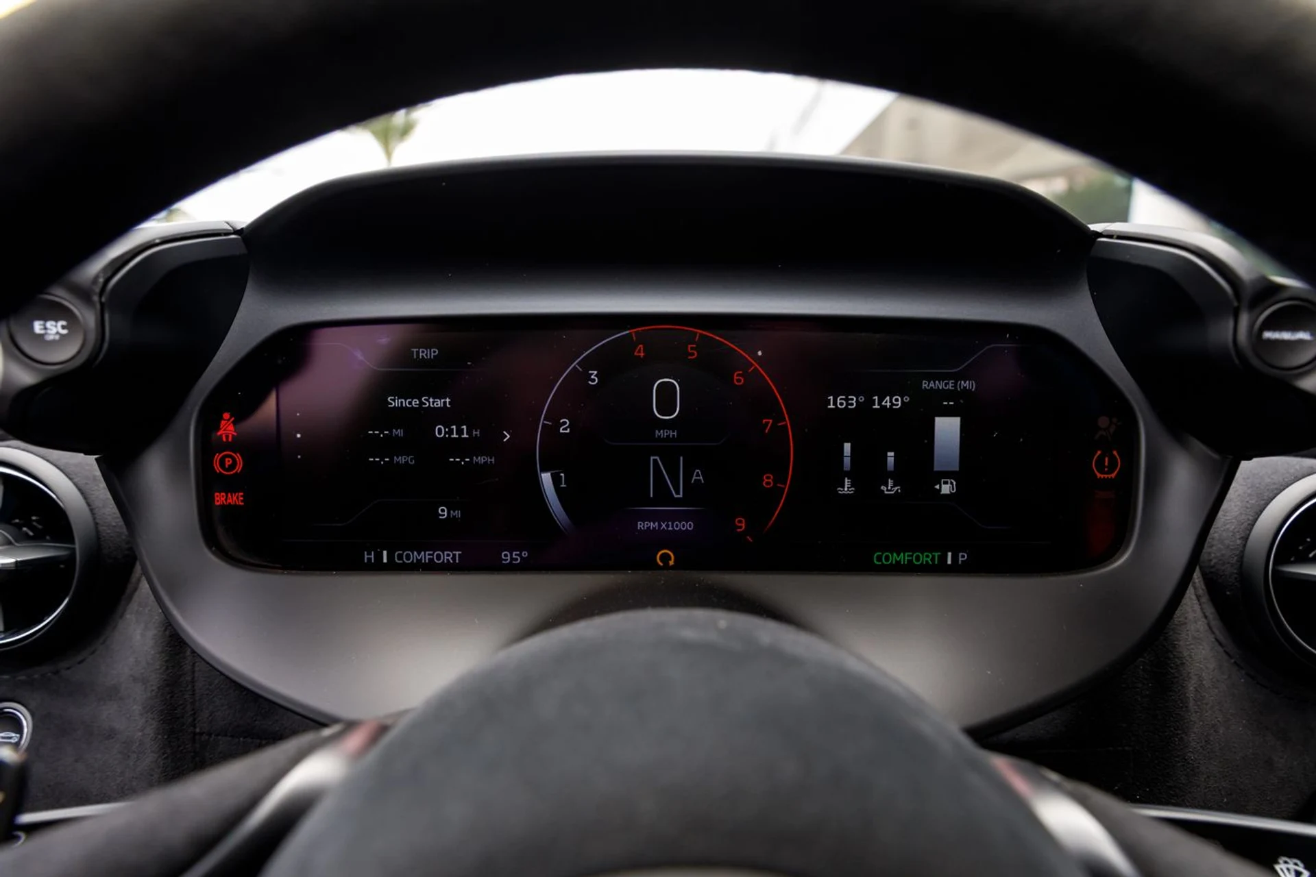 mph026_582457834_573_p27_l_c5e24907e9