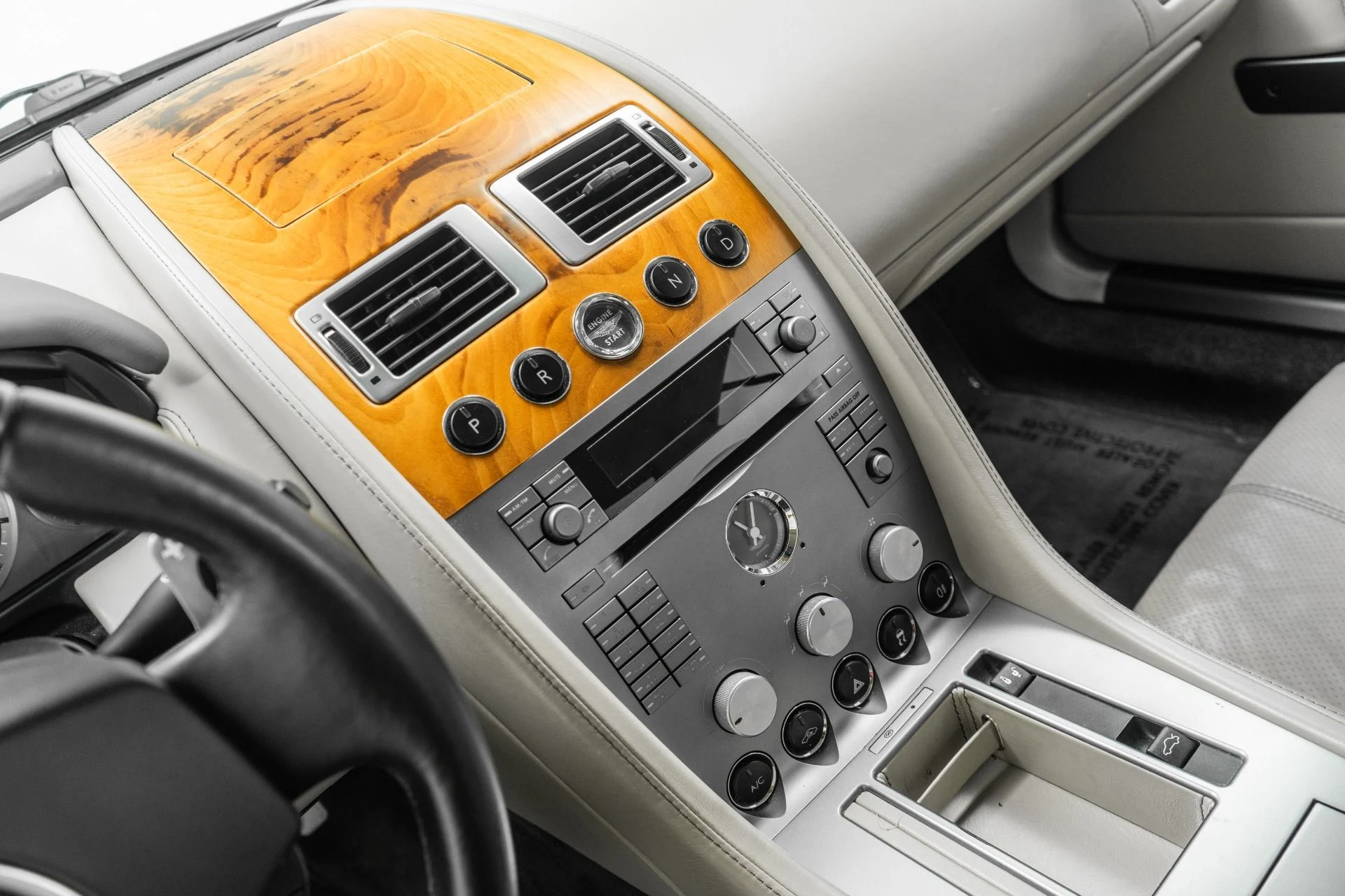 mph026_588272062_Used_2007_Aston_Martin_DB_9_V12_Power_Classic_Lines_1782333379_20a08d95b2