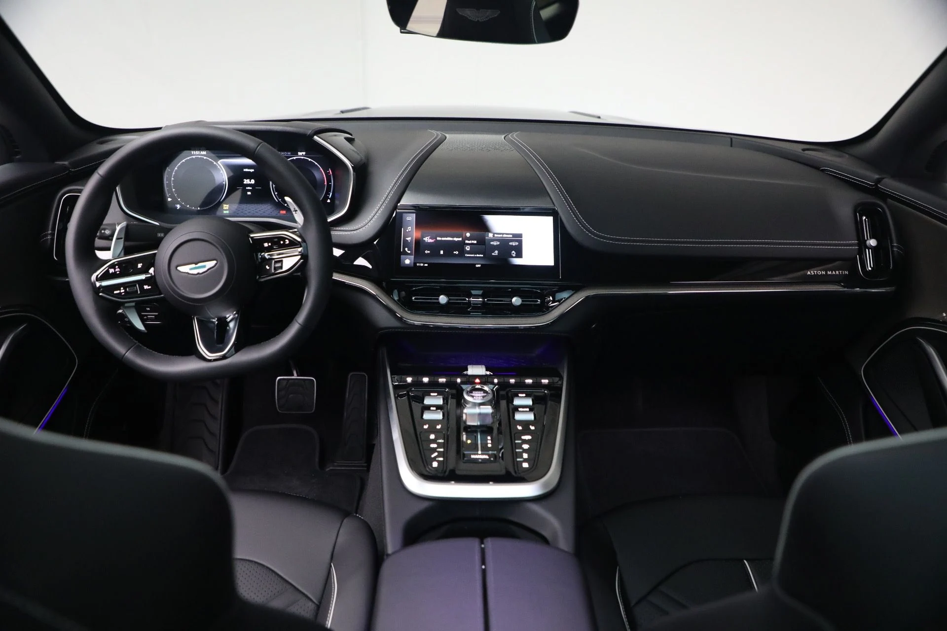 mph026_589154072_New_2026_Aston_Martin_DBX_S_1767984157_e6e888444d