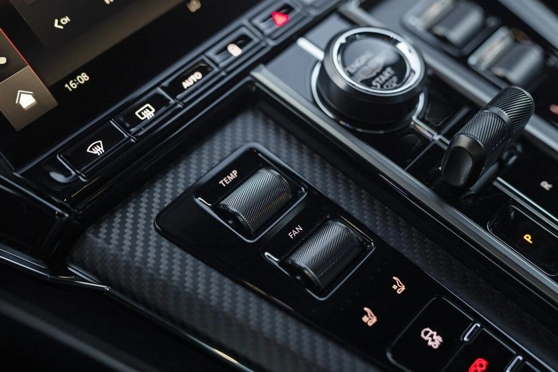 mph026_590357512_fb125ad8b6bbb7f4257268b202ba1948x_38edb1d818