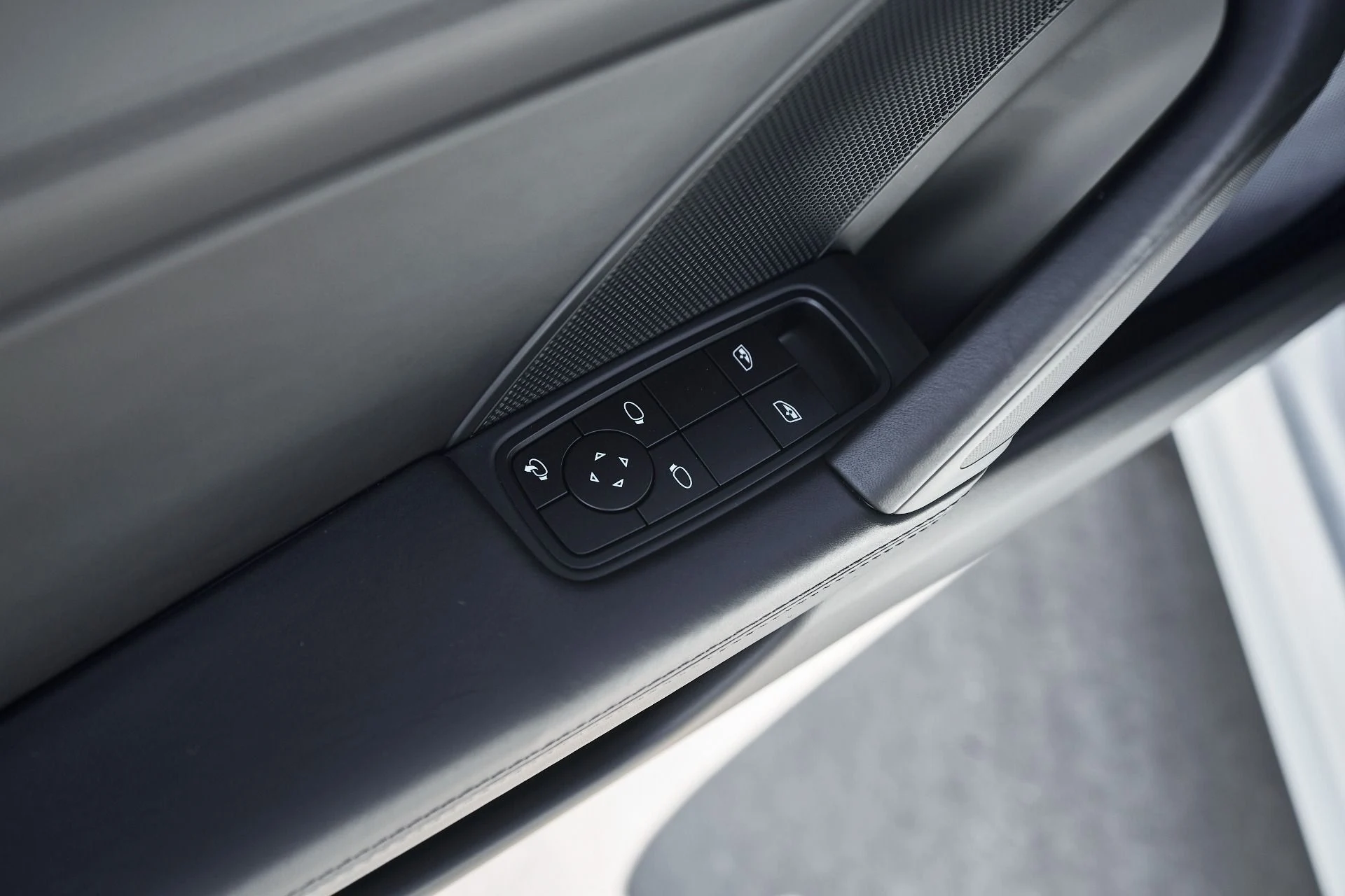 mph026_602912854_Used_2025_Porsche_911_Turbo_S_1762914254_cf02b7a838