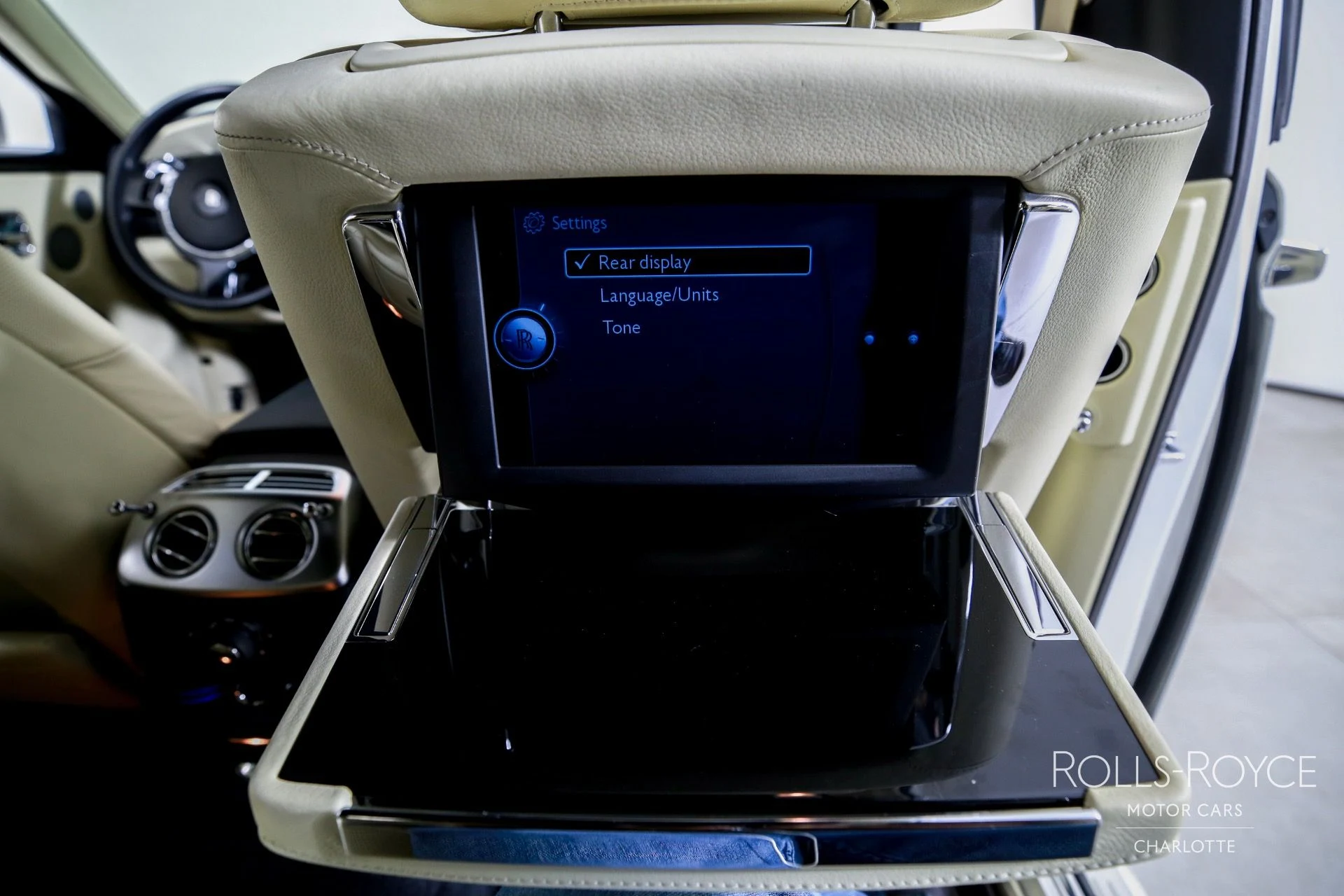 mph026_611393031_Used_2012_Rolls_Royce_Ghost_1754583804_d2ec4312ef