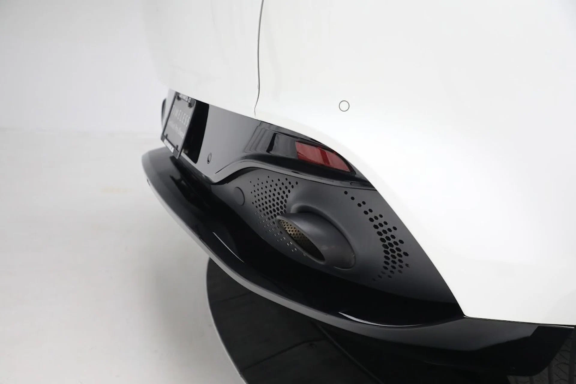 mph026_612325788_Used_2021_Aston_Martin_DBX_1785417745_f90258fe89