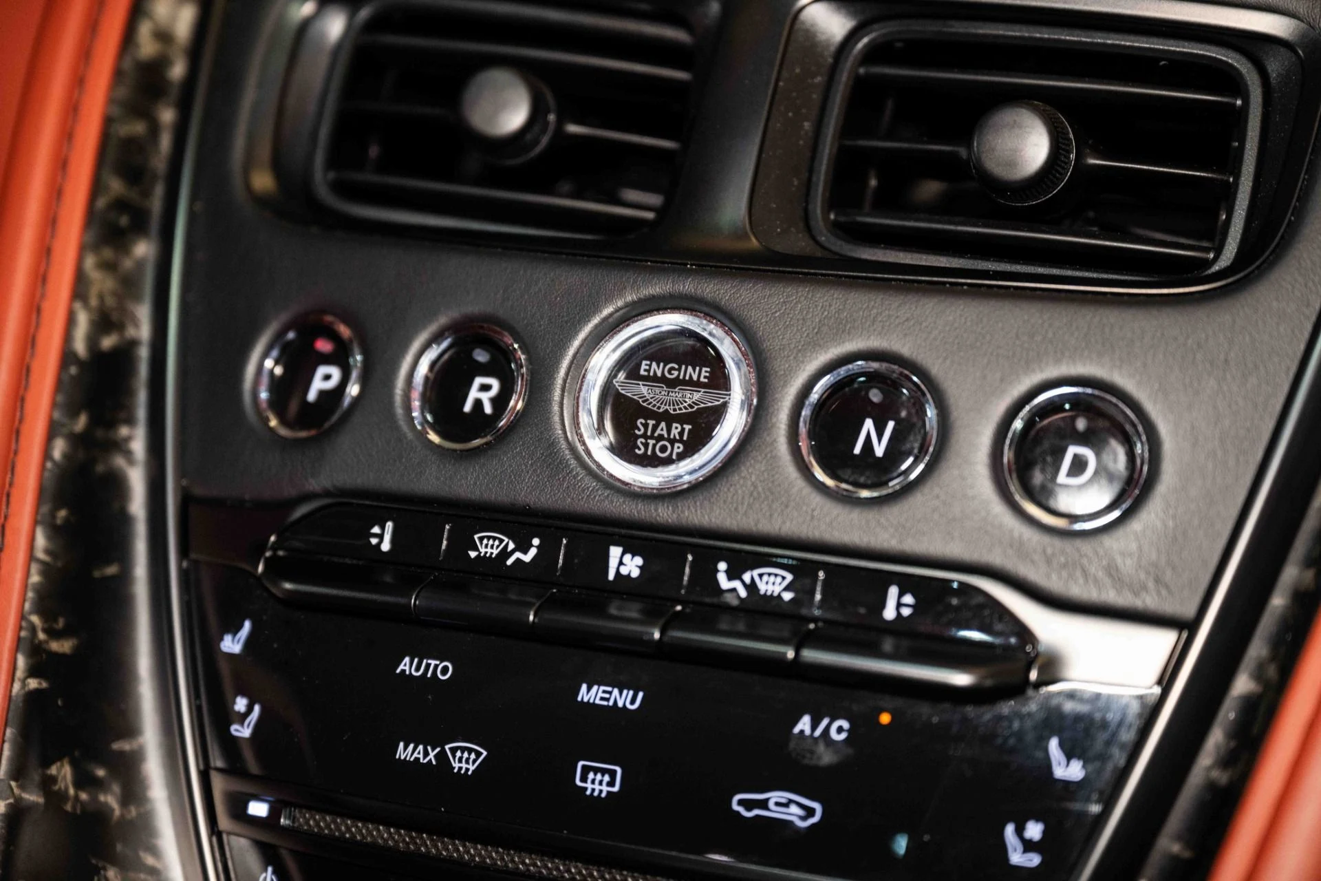 mph026_616449083_Used_2019_Aston_Martin_DBS_Superleggera_1726670802_b24348833b