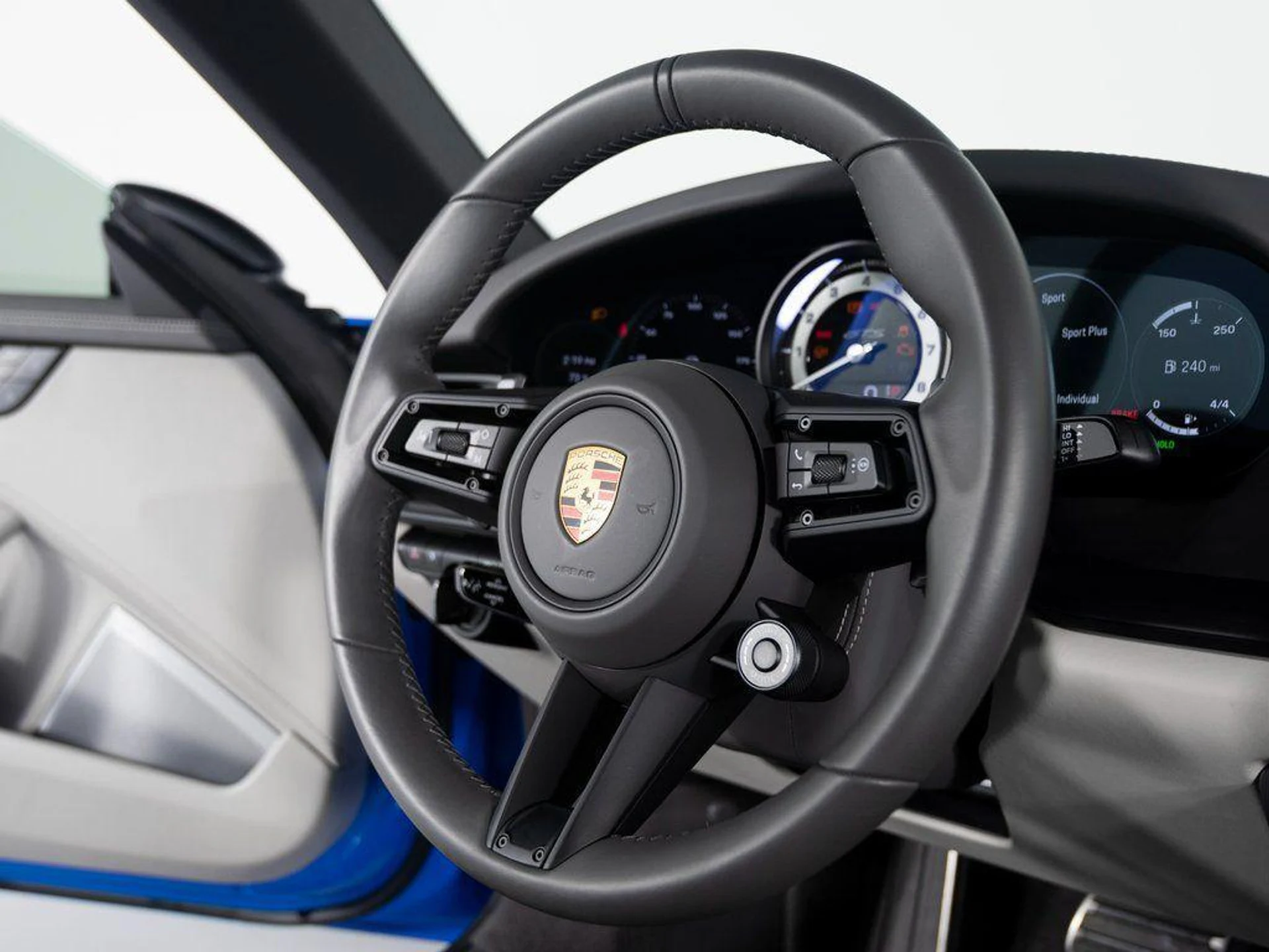 mph026_618665594_T_Qx4sxeq4_C_Ule_r5_Cn_Cld_D1zv_CU_aa4c9b5243