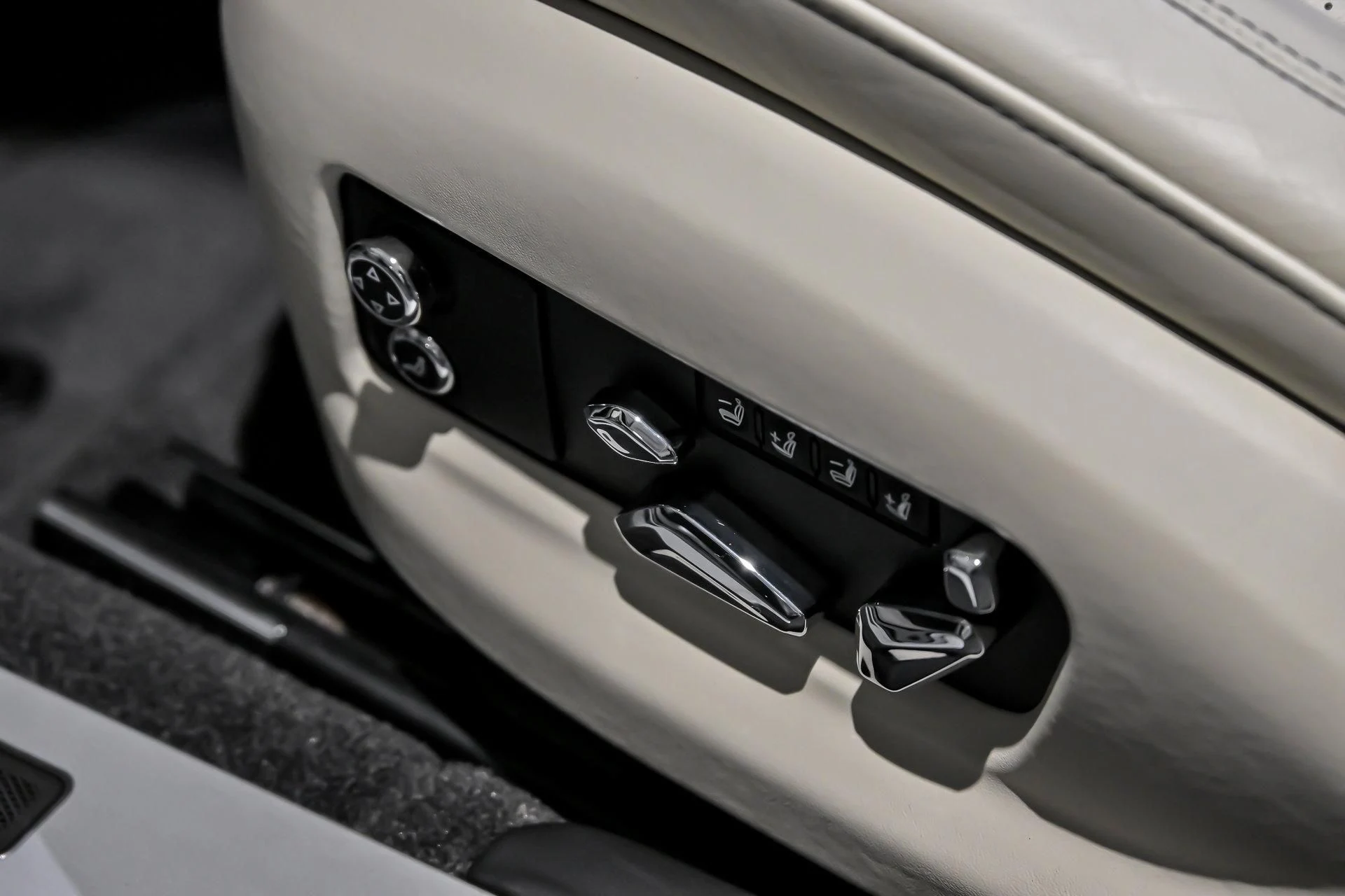 mph026_619043532_Used_2021_Bentley_Flying_Spur_V8_1765794823_8e795295df