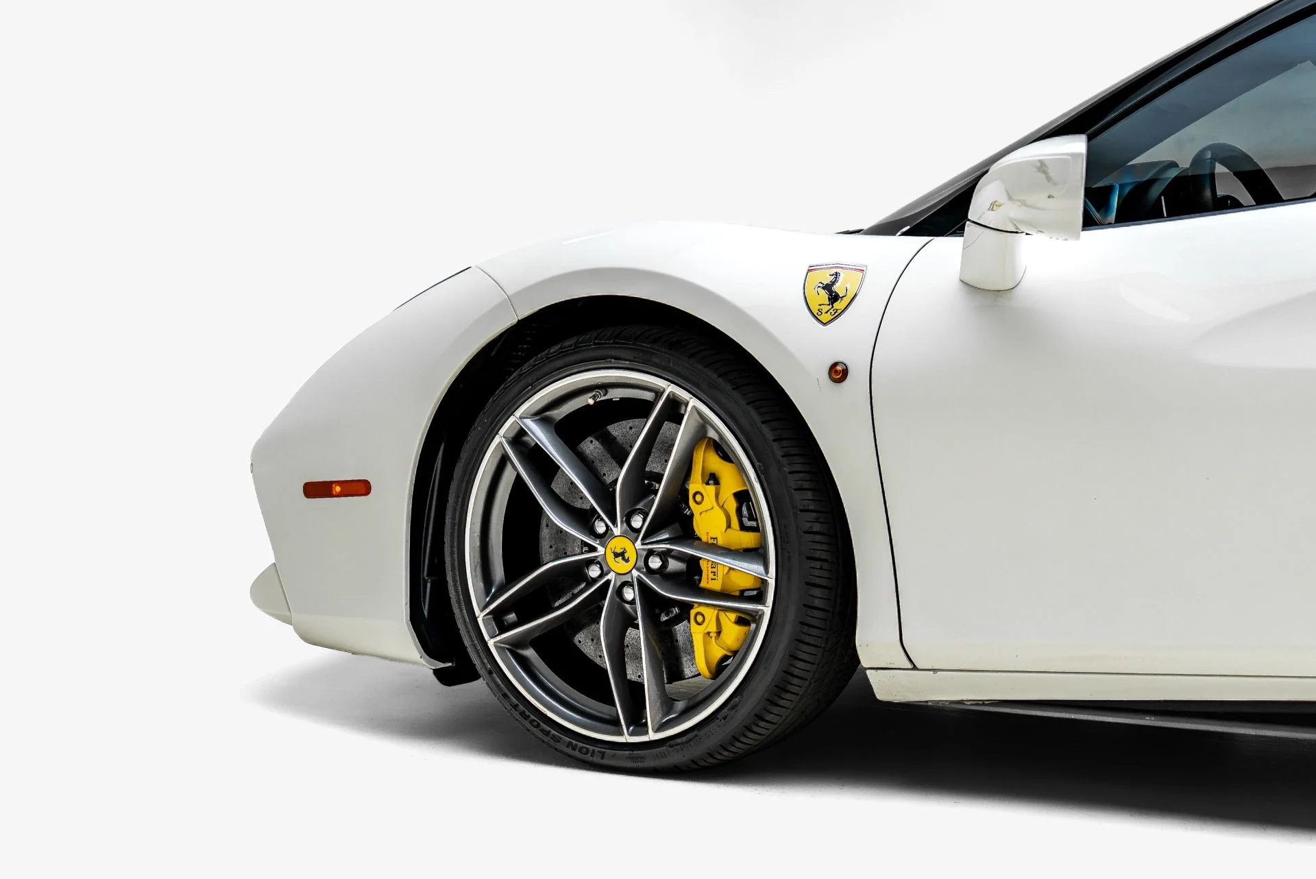 mph026_626852826_Used_2017_Ferrari_488_Spider_1784937322_08a337f910