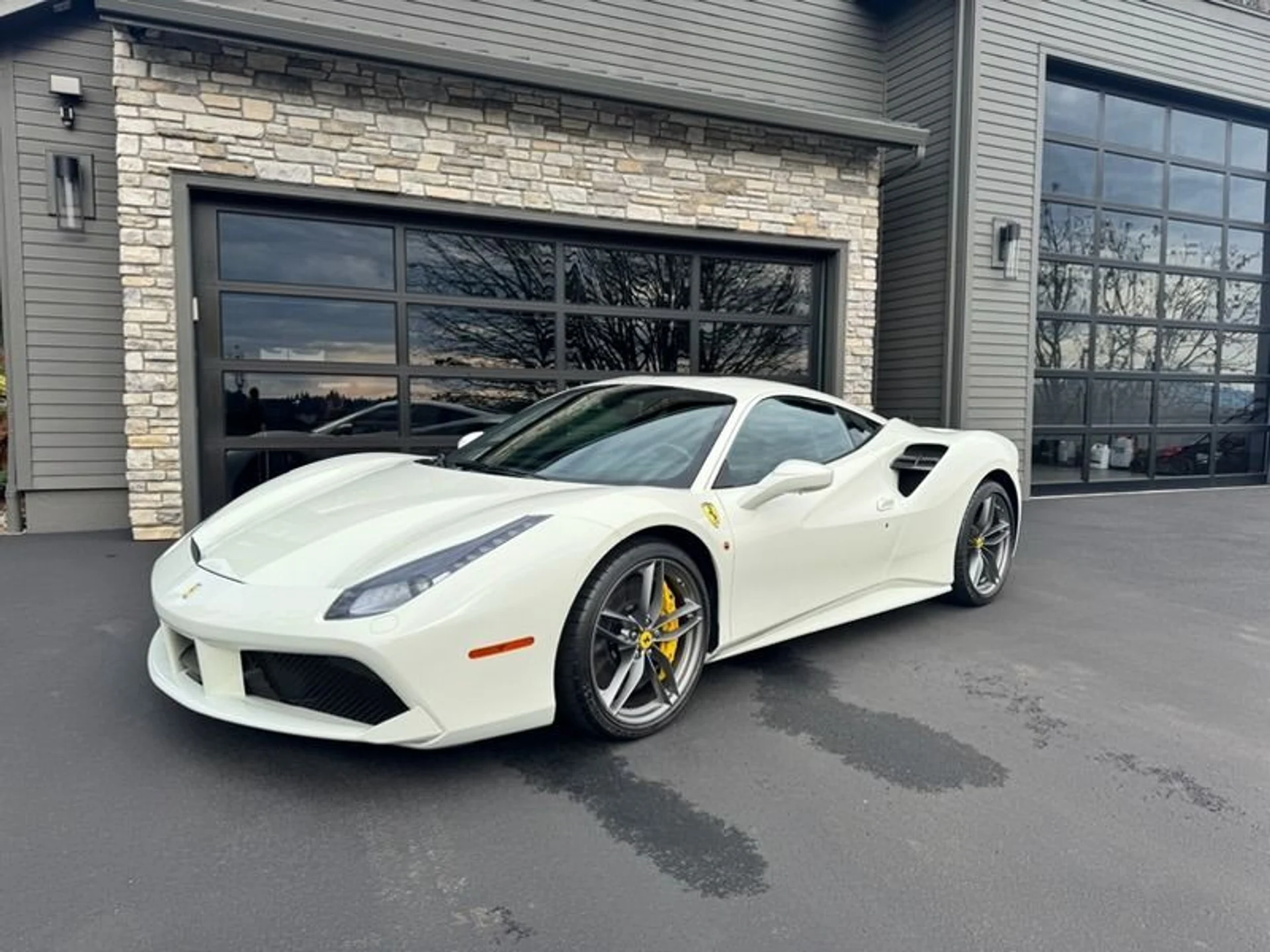 mph026_629524614_Used_2019_Ferrari_488_GTB_1788475542_7ee6ab4589