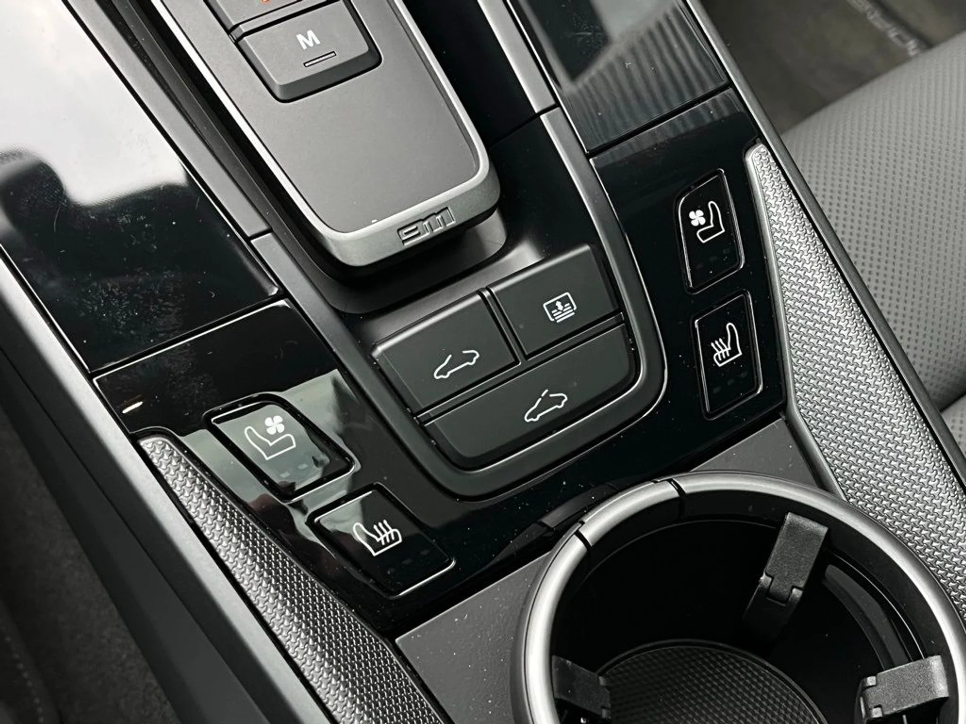 mph026_63173455_ac9587fe62f3f3c87652d44be411913d_e848de9638