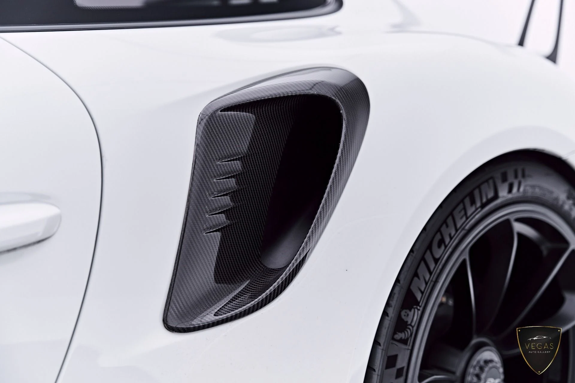 mph026_63289595_Used_2019_Porsche_911_GT_3_RS_1783382305_72fa6368c0