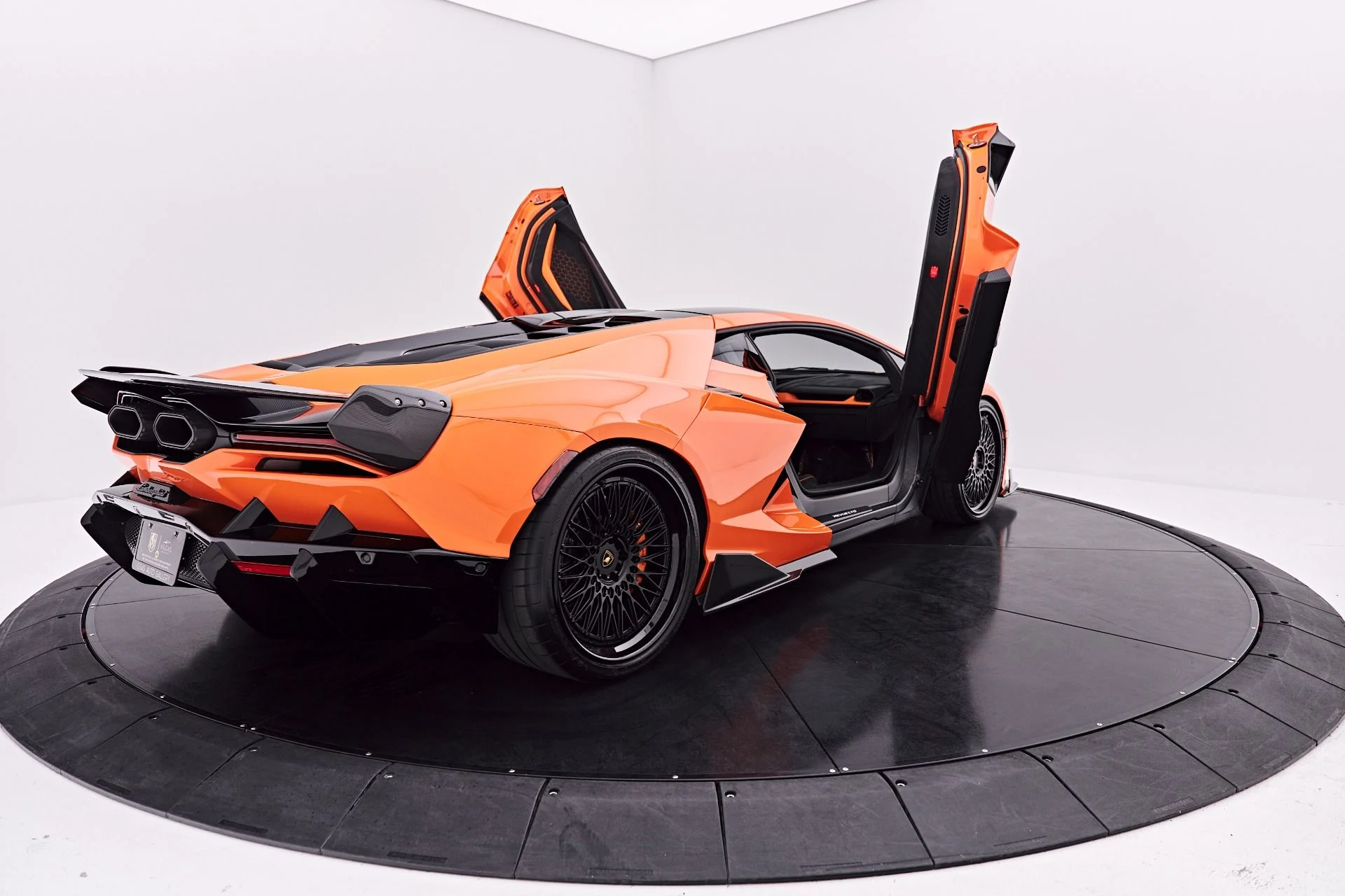 mph026_636543594_Used_2025_Lamborghini_Revuelto_Base_1786151778_0469b23928