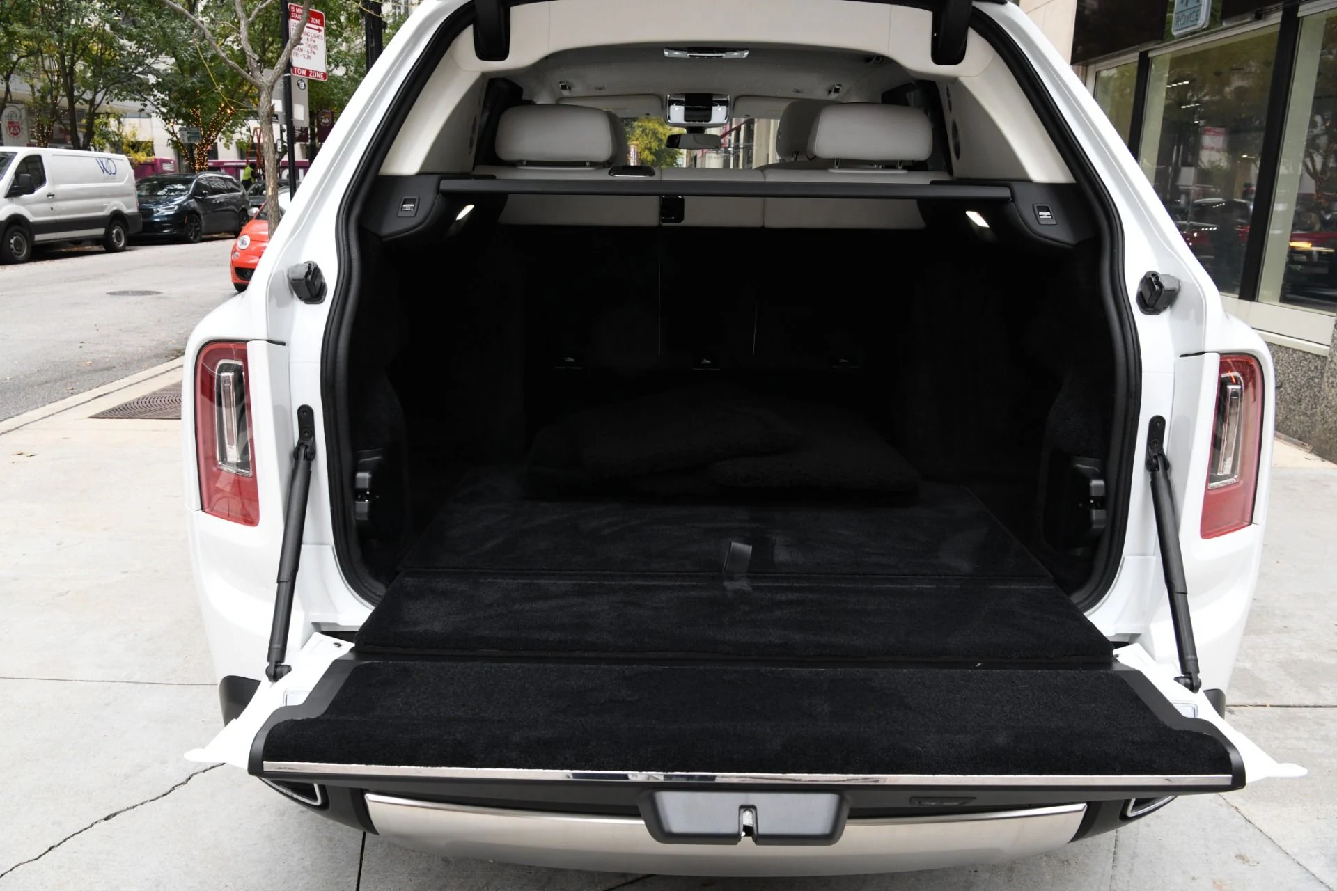 mph026_636696446_10633_p28_l_3f0bd406d6