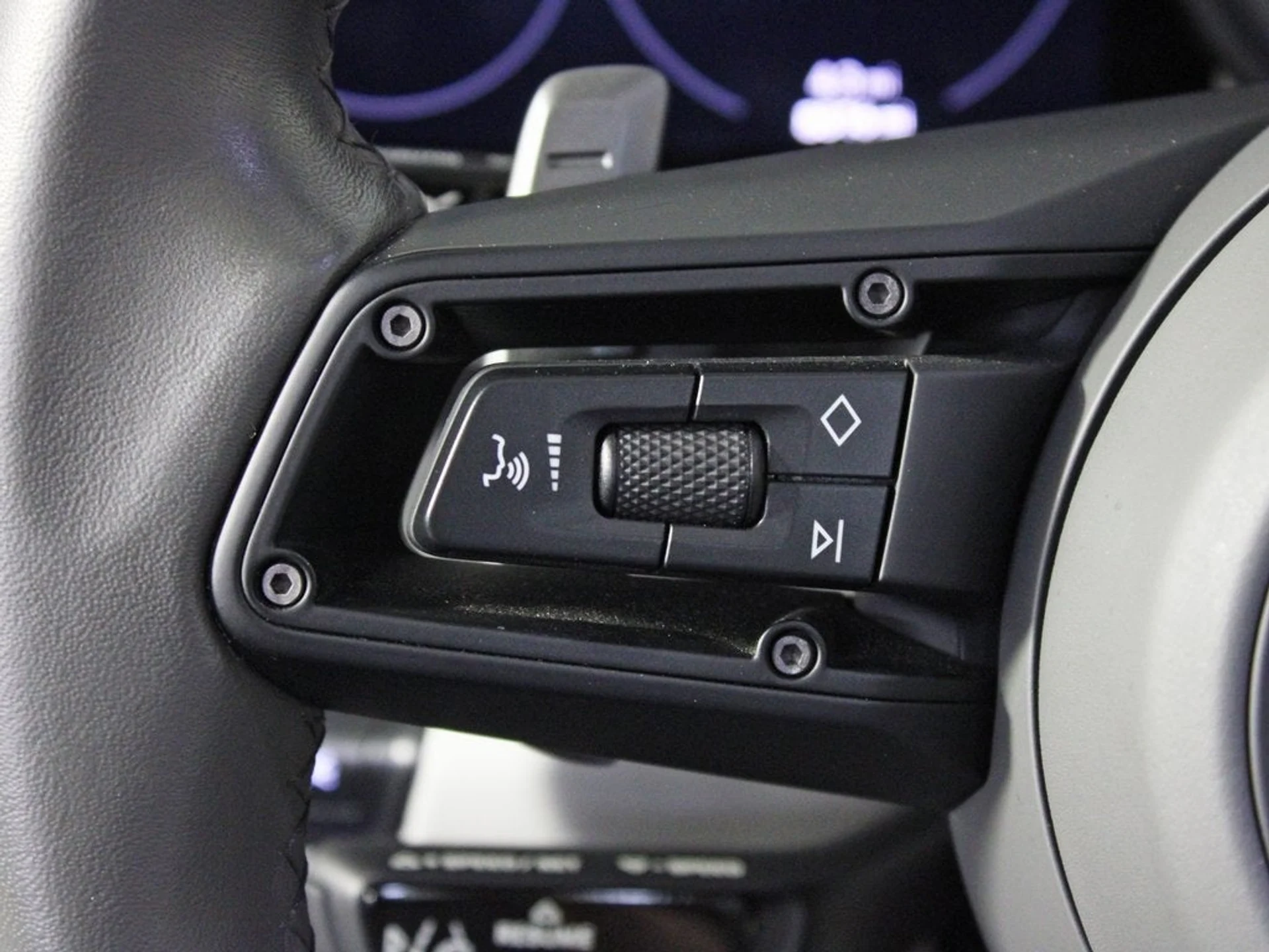 mph026_642213772_27_dba3f509a2