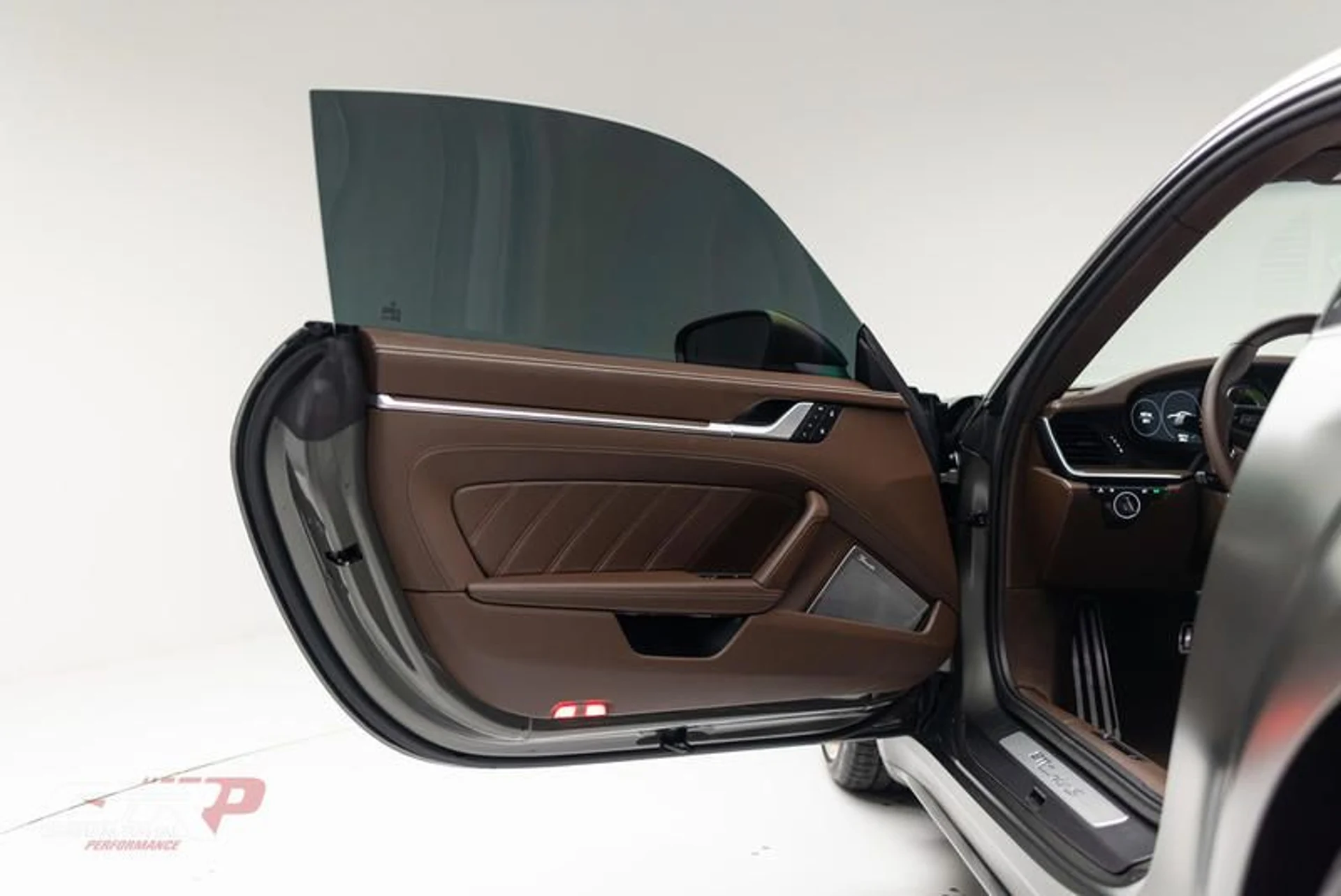 mph026_646325632_1_F0650_C7_DF_71_447_D_B45_E_73729_AC_99718_a26561bf8b