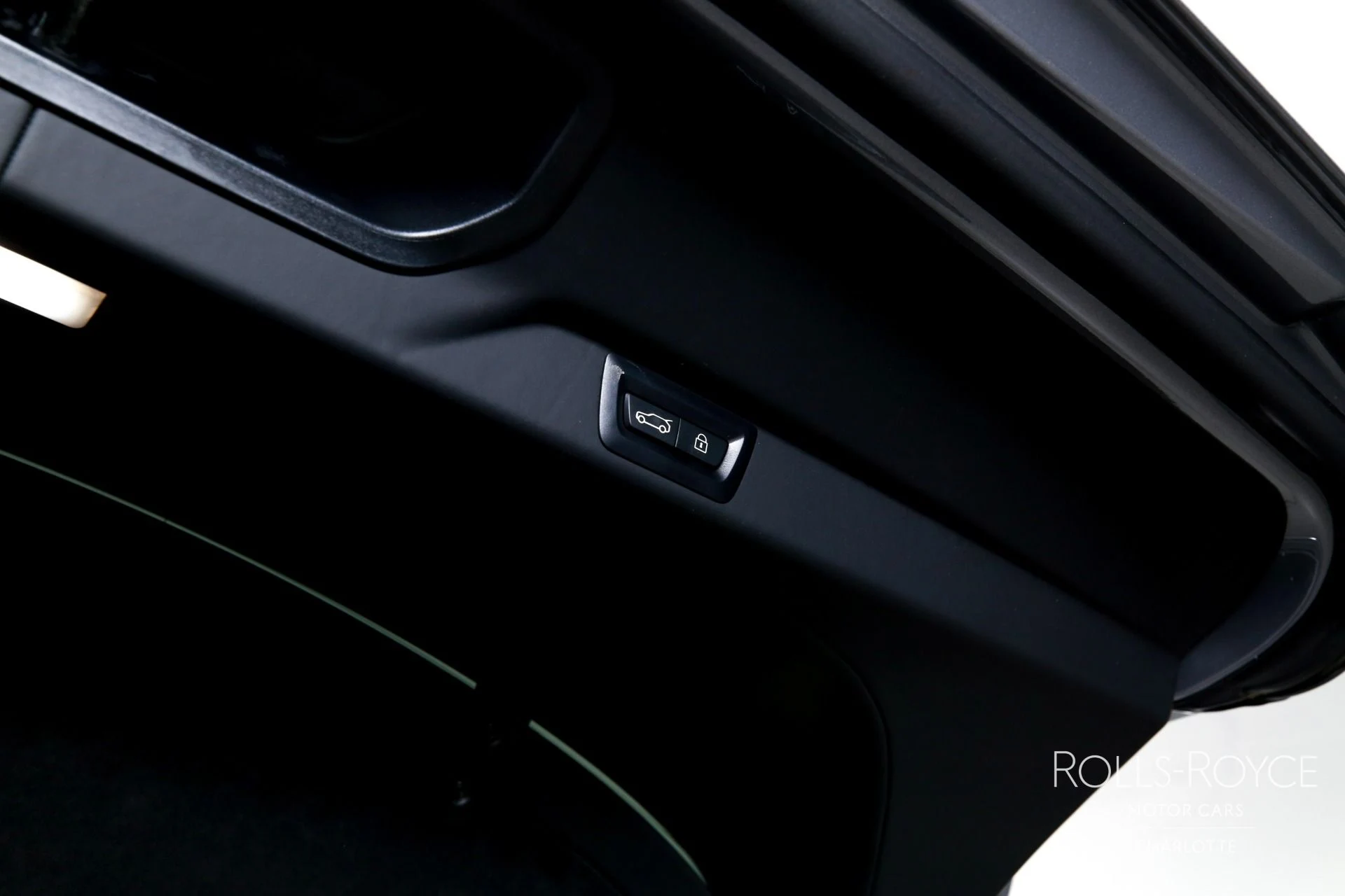 mph026_647320495_Used_2026_Rolls_Royce_Black_Badge_Cullinan_1771362873_8a664c8e1e