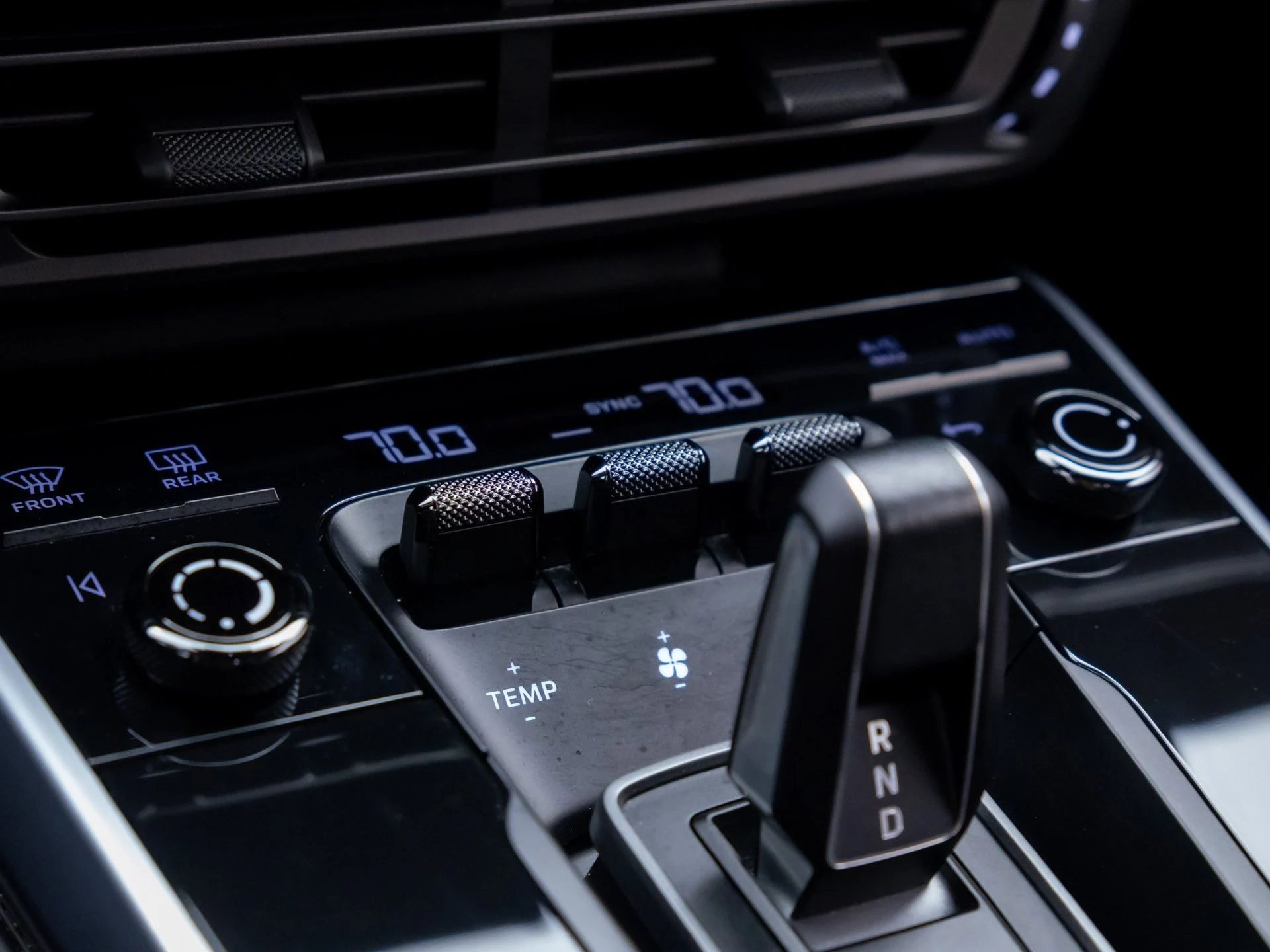 mph026_651770560_07932c5e7c3ee8a7fa421a3633fb2103x_659439f39a