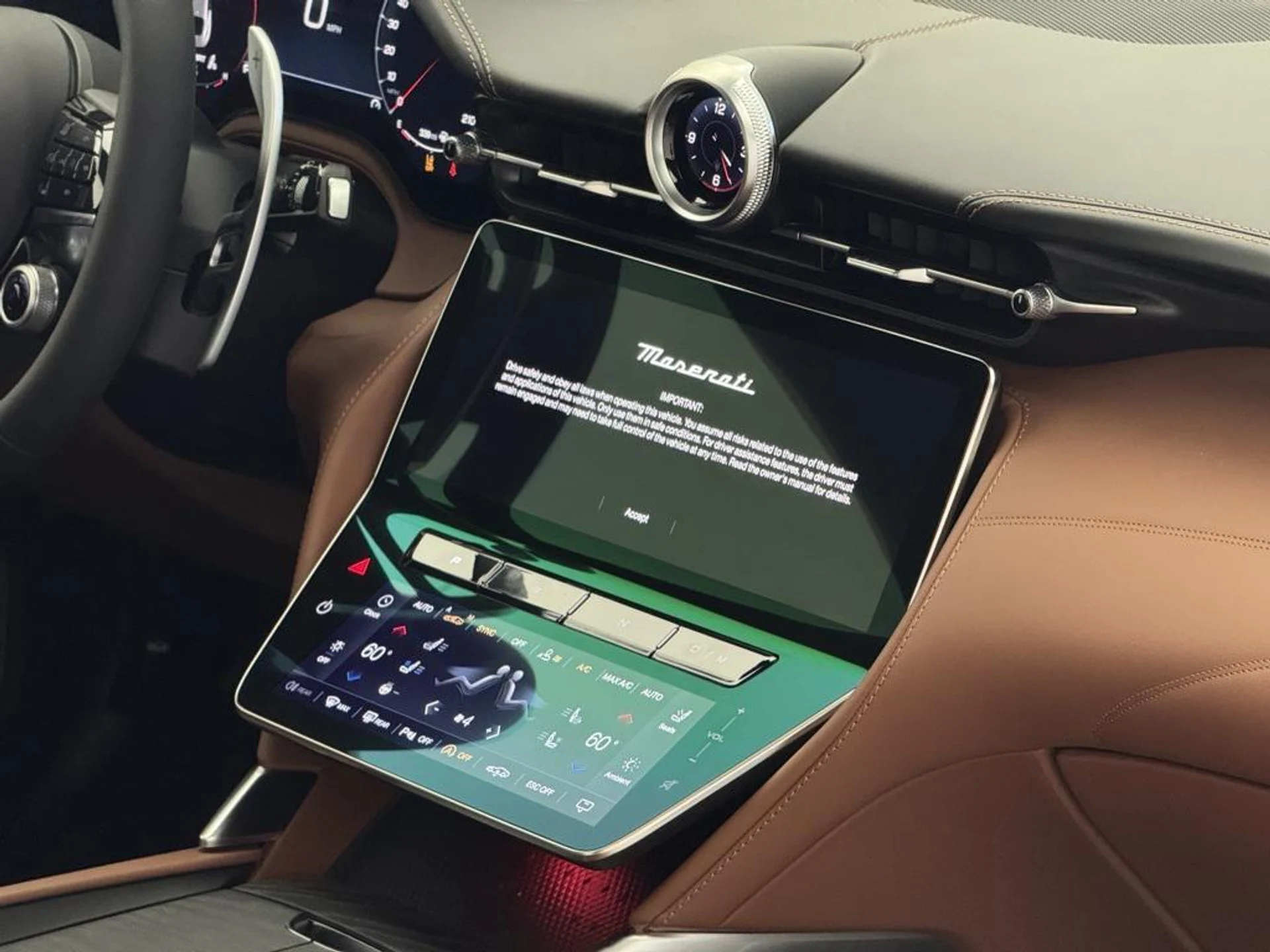 mph026_660662936_6_Osrb_tx7ch_LN_Tn_Or_Zxs_LC_De94_5230befd8f