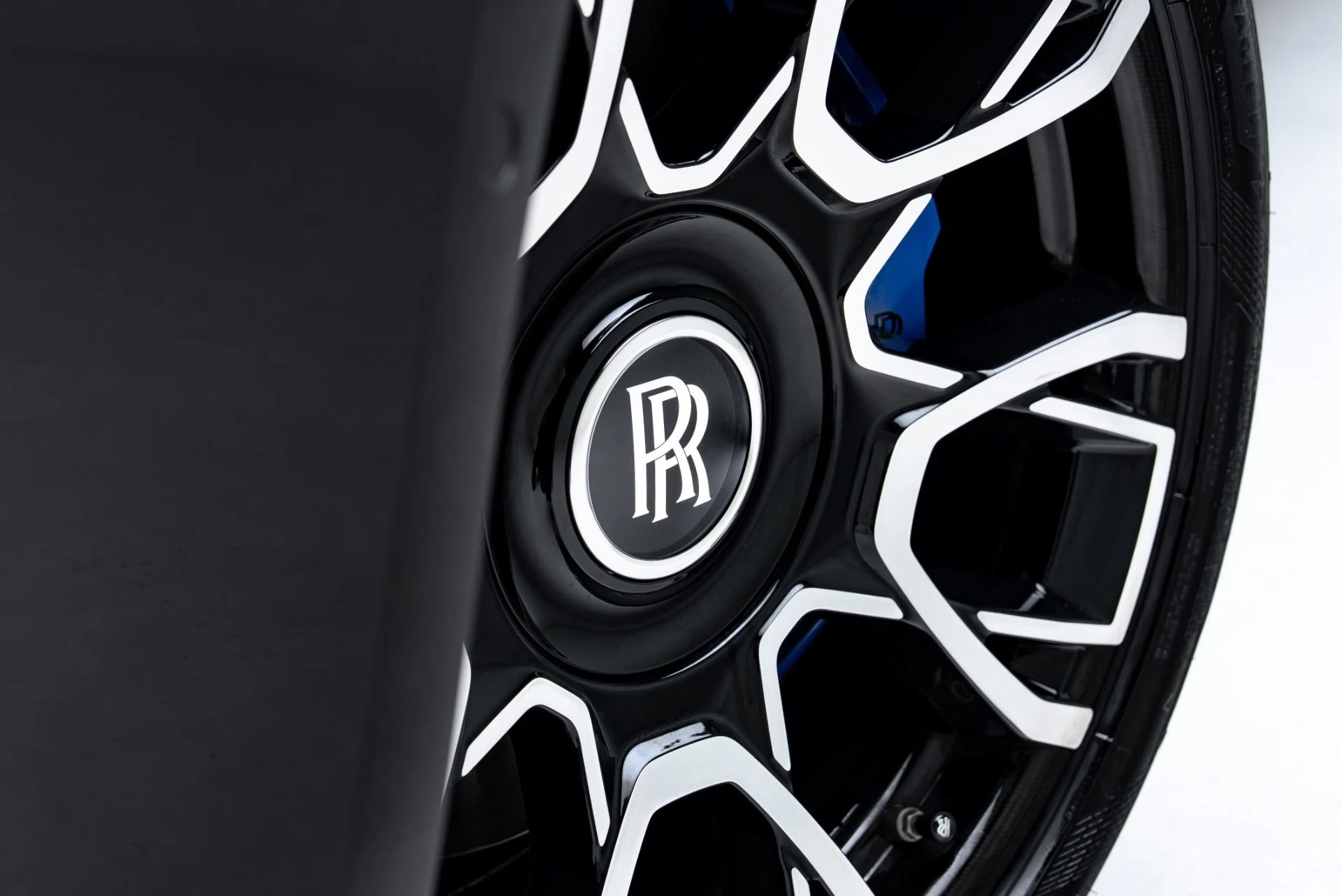 mph026_664482730_Used_2023_Rolls_Royce_Black_Badge_Ghost_1776470002_9292be5a75