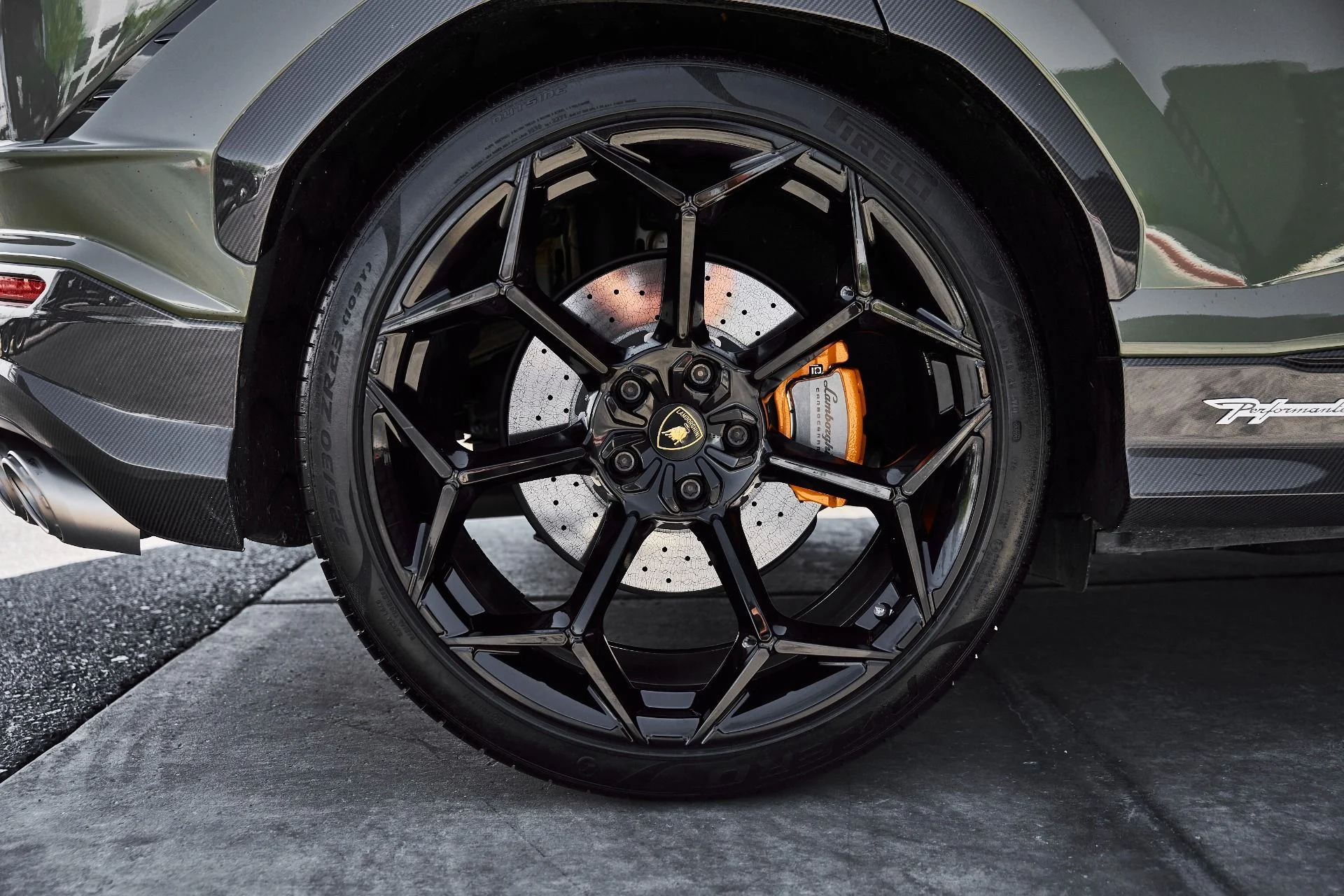 mph026_668327880_Used_2023_Lamborghini_Urus_Performante_1778288903_1fc5848904
