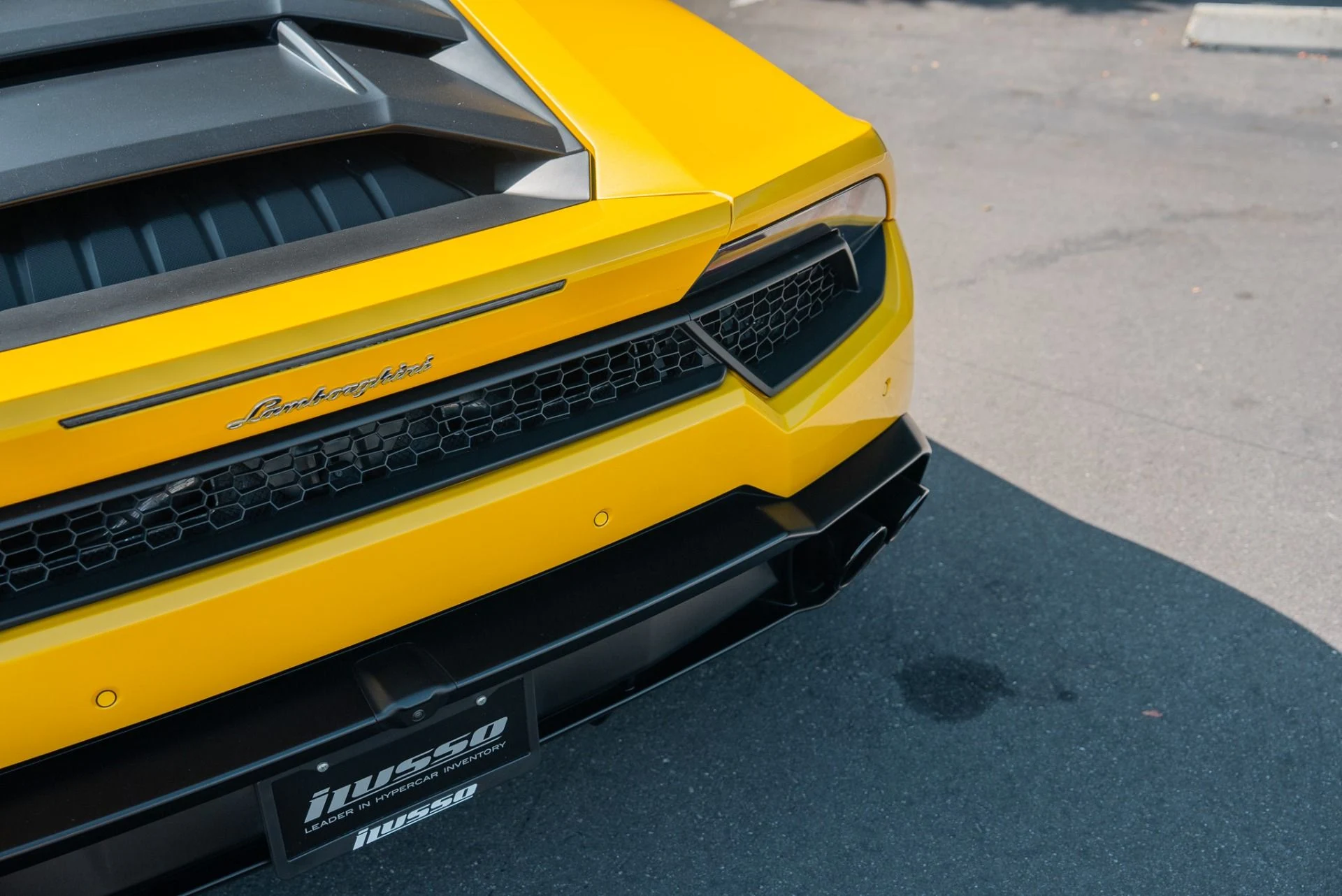 mph026_669514146_Used_2018_Lamborghini_Huracan_LP_580_2_1762289056_f55219a134