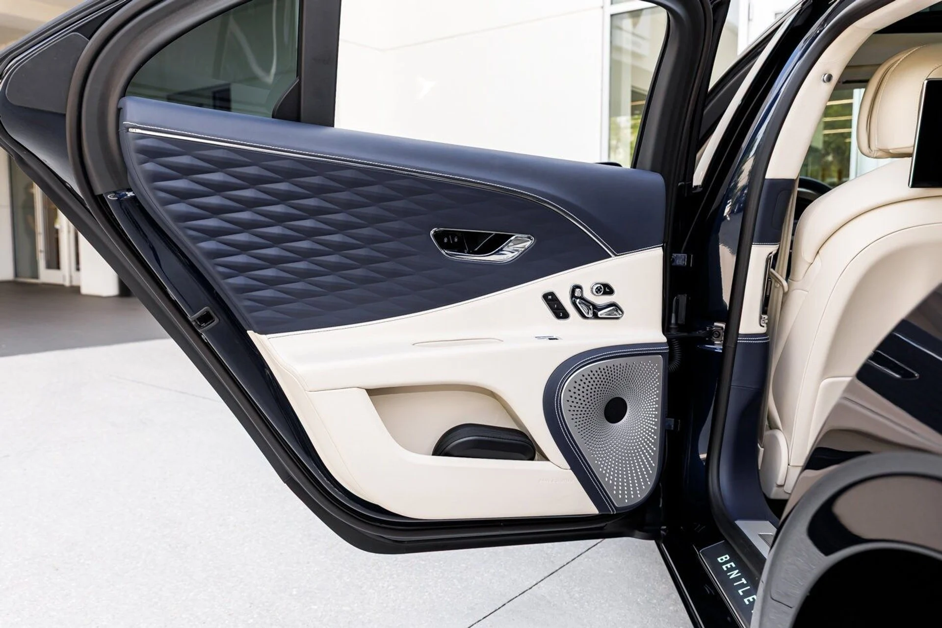 mph026_688843561_8cd3052f5483c1c32daaf56966418587x_3ea2cfb5dc