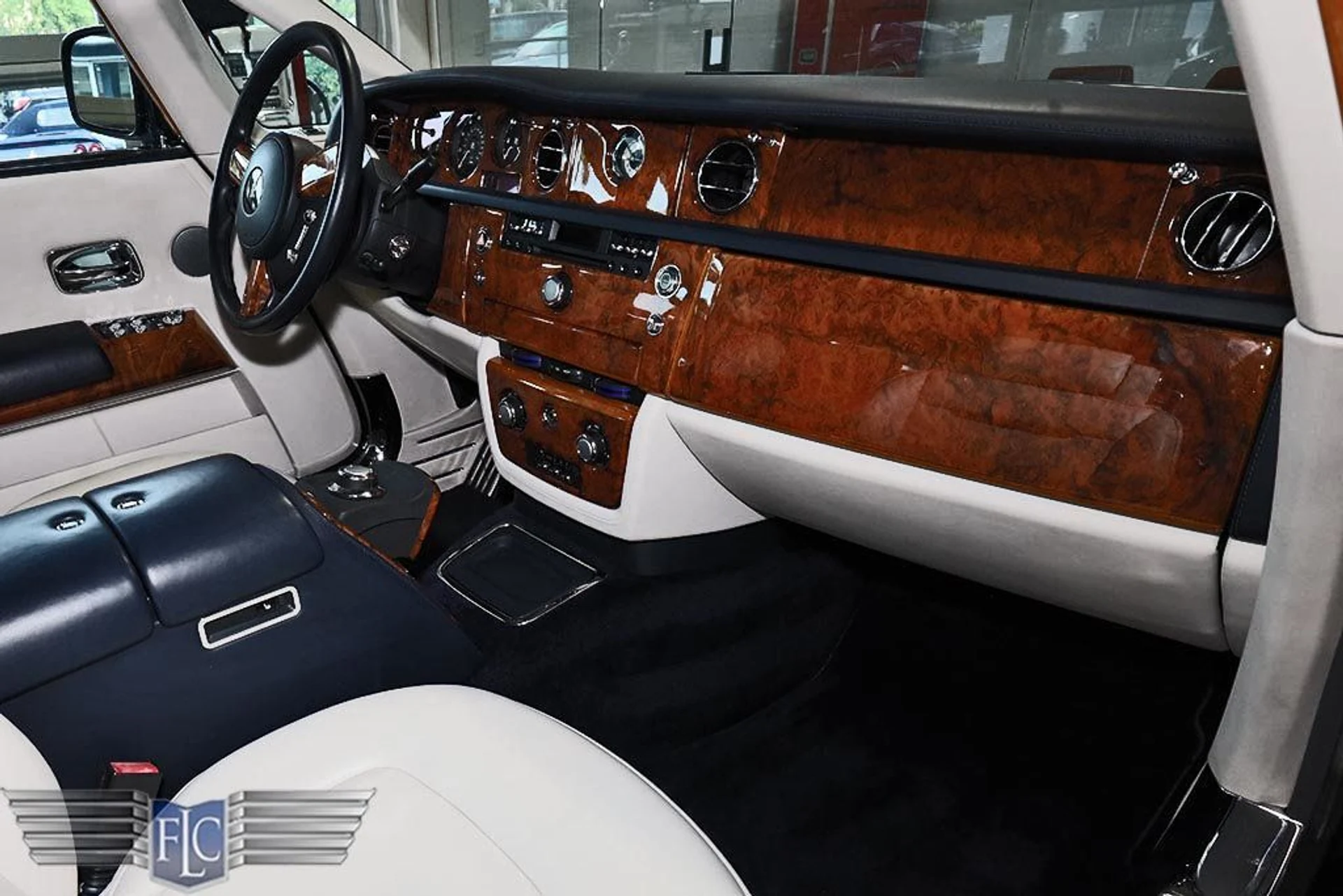 mph026_691684966_used_2010_rolls_royce_phantom_coupe_2drcoupe_9689_23032894_27_1024_f9a66ef151