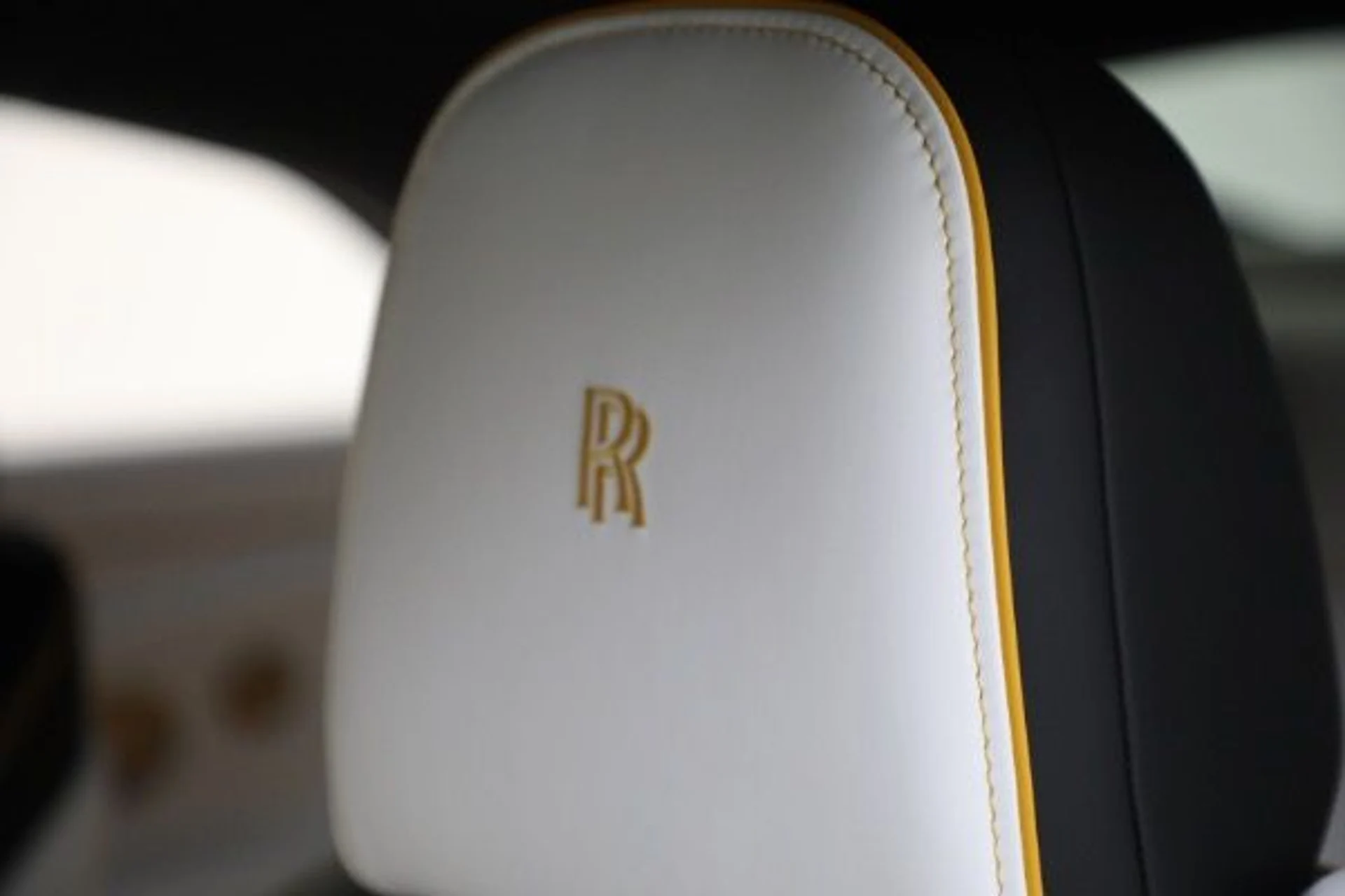 mph026_695869626_New_2025_Rolls_Royce_Black_Badge_Spectre_640cf995d9