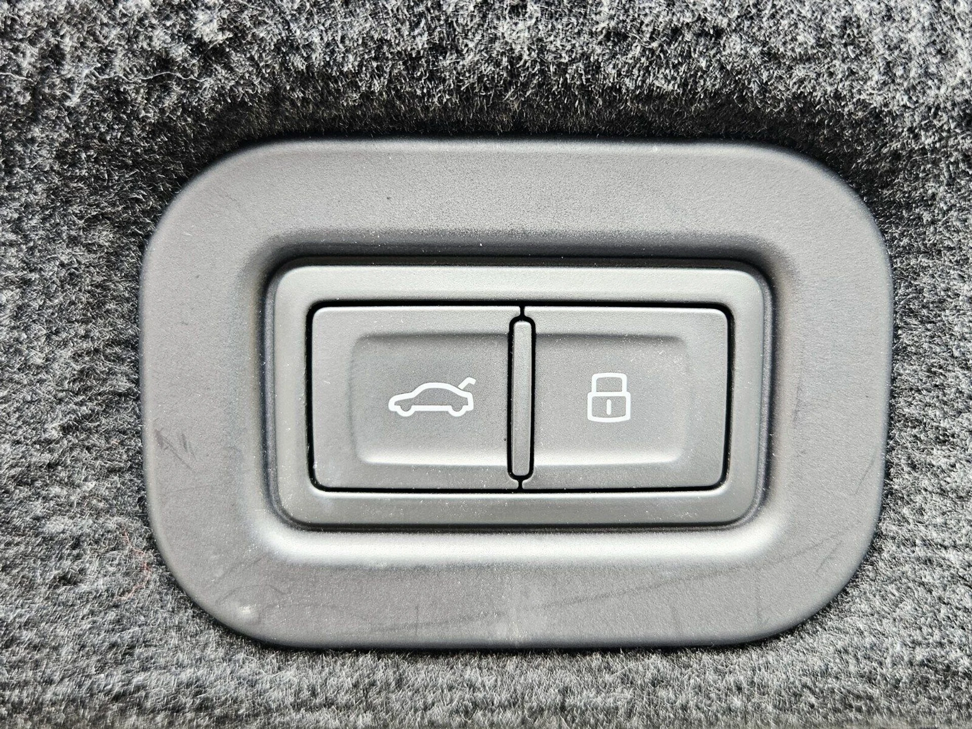 mph026_696448317_5b7476e05b5547fce14b984642b09cf0x_152f57ebcd