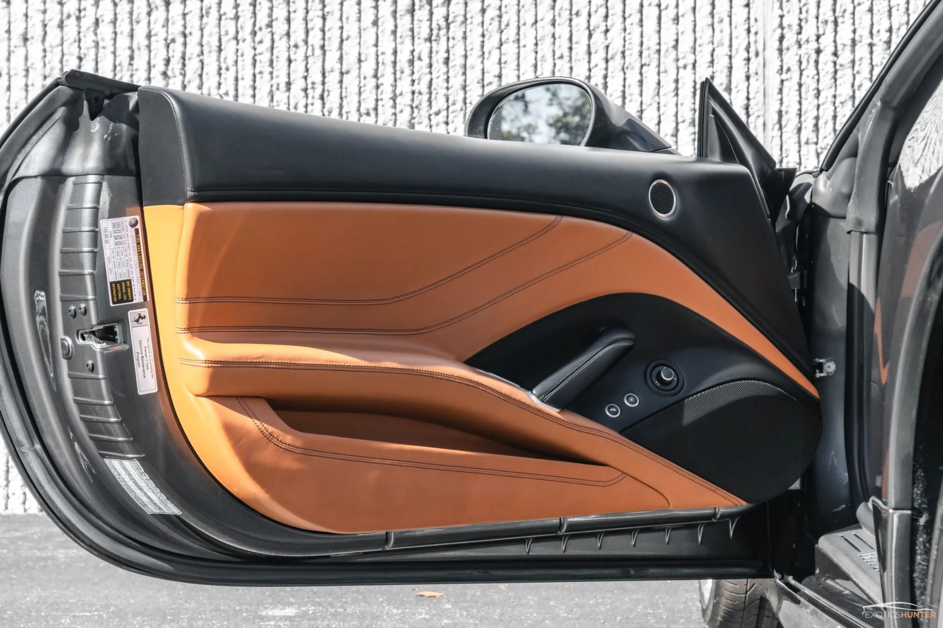 mph026_70713375_Used_2015_Ferrari_California_T_w_Carbon_Steering_Wheel_Magneride_Reverse_Cam_20in_Wheels_1746820122_f2e5b970d3