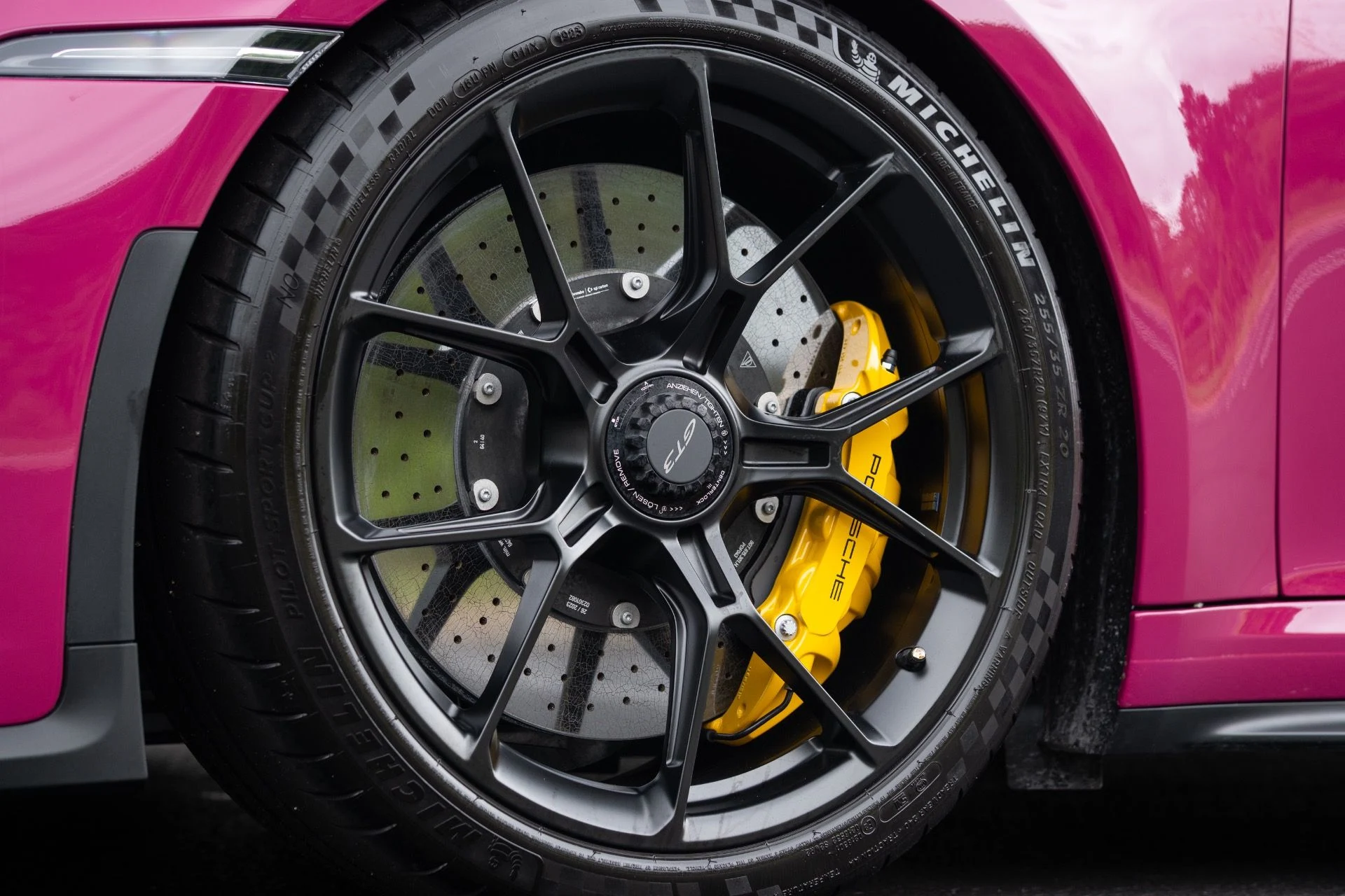 mph026_722700731_Used_2024_Porsche_911_GT_3_1776966322_36142bf355