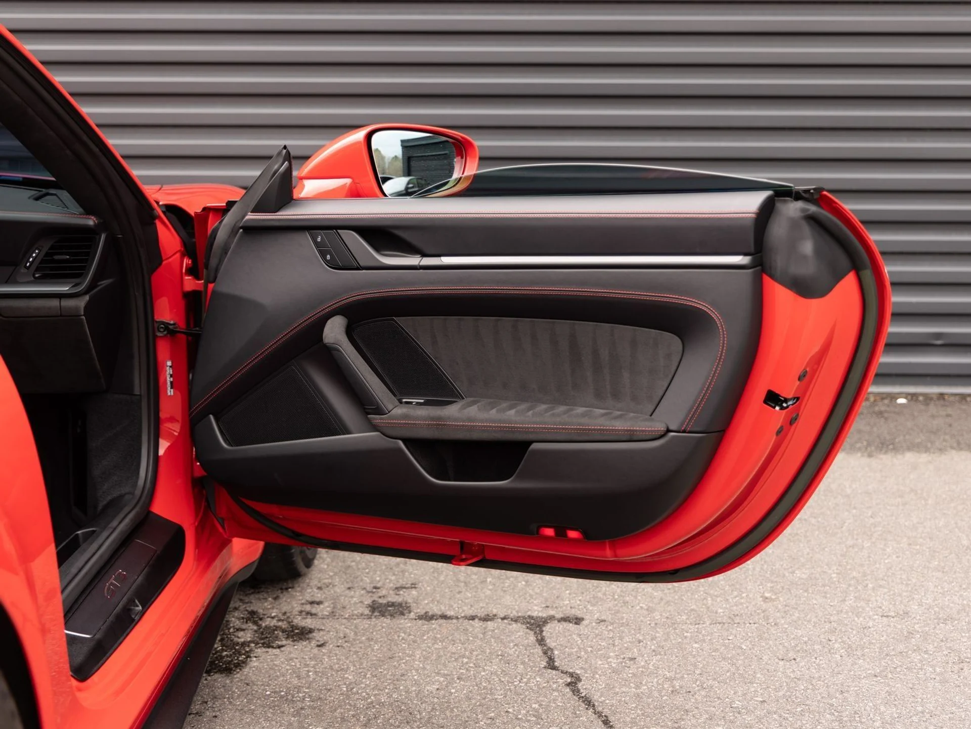 mph026_724302711_27_c546432bad