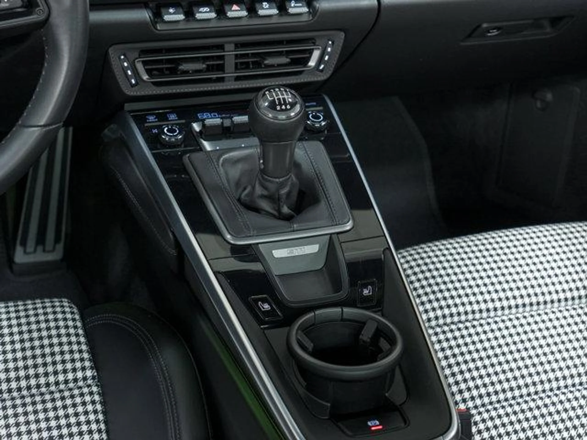 mph026_724443027_vk_O_Mkx_W2_N7r_T9z_M_Hq_Q4_xm_ZDGPI_19ec2d01c0