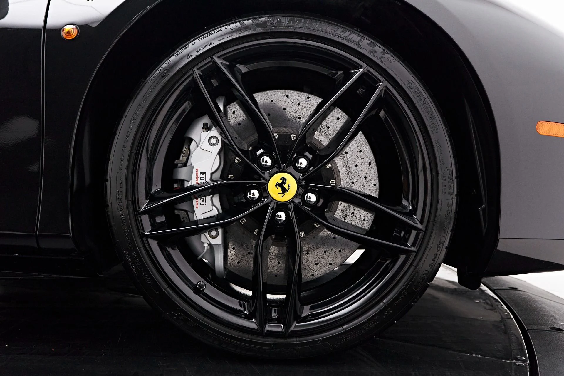 mph026_729017509_Used_2018_Ferrari_488_Spider_Base_1717624092_356417d8b0