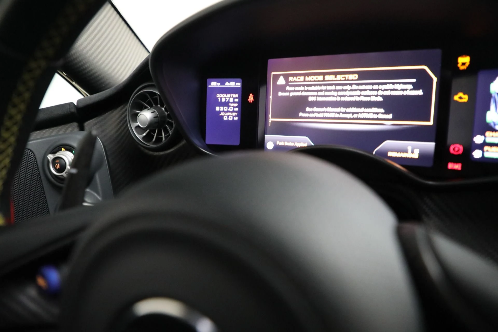 mph026_734204016_Used_2015_Mc_Laren_P1_d65f9dffd3